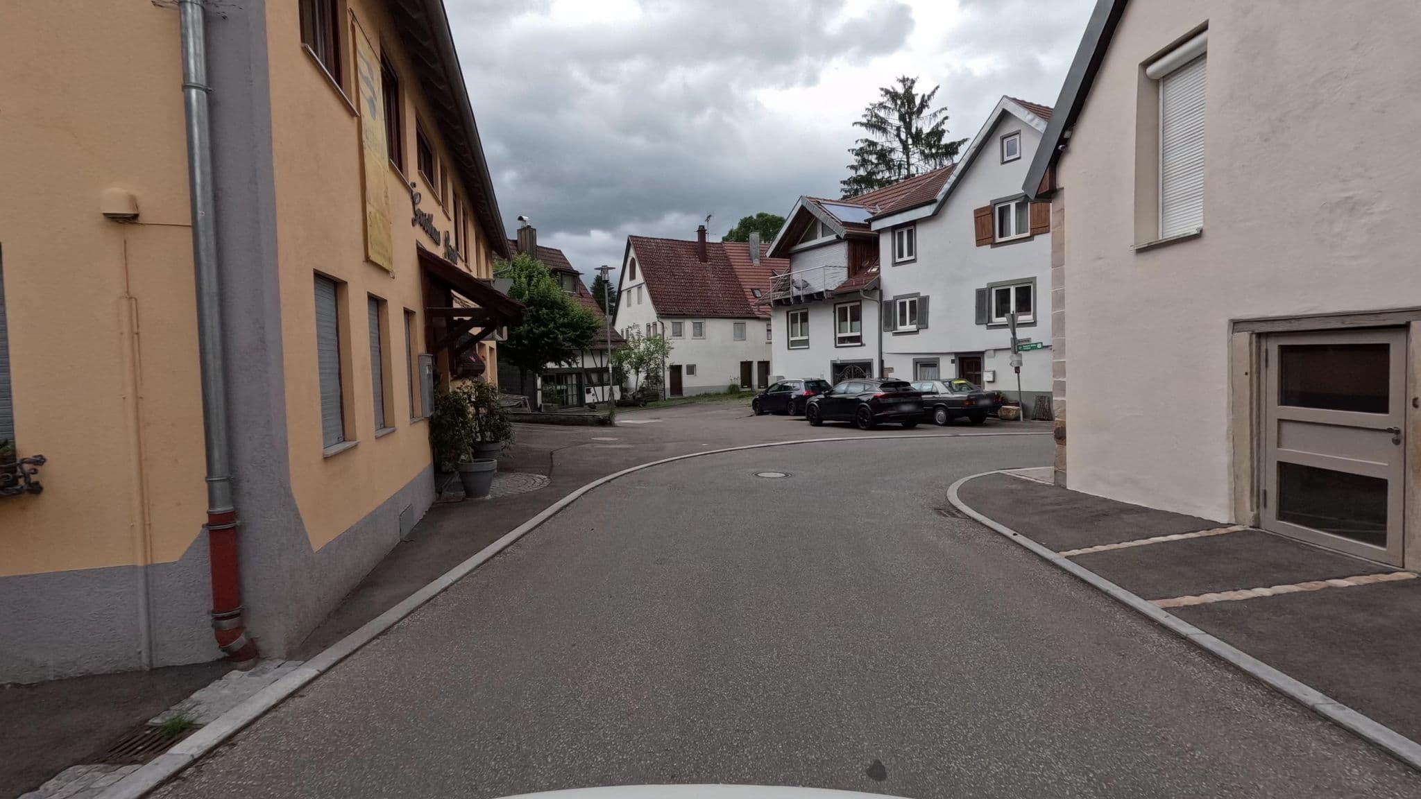 Street view near Rössle, Baltmannsweiler — © bct (CC BY-SA · Mapillary)