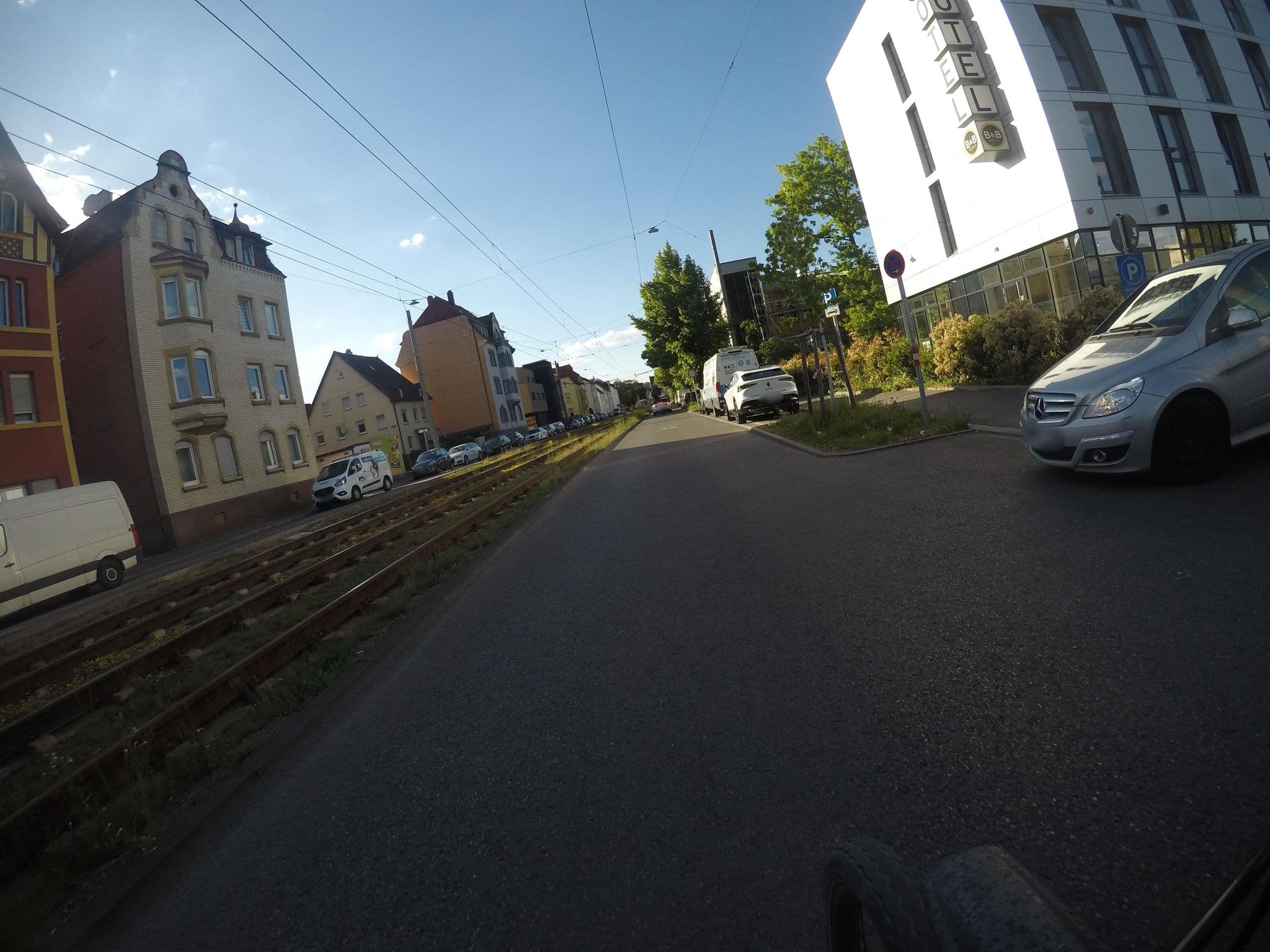 Street view near Aparthotel Am Autohof Stuttgart, Heumaden — © mfa (CC BY-SA · Mapillary)