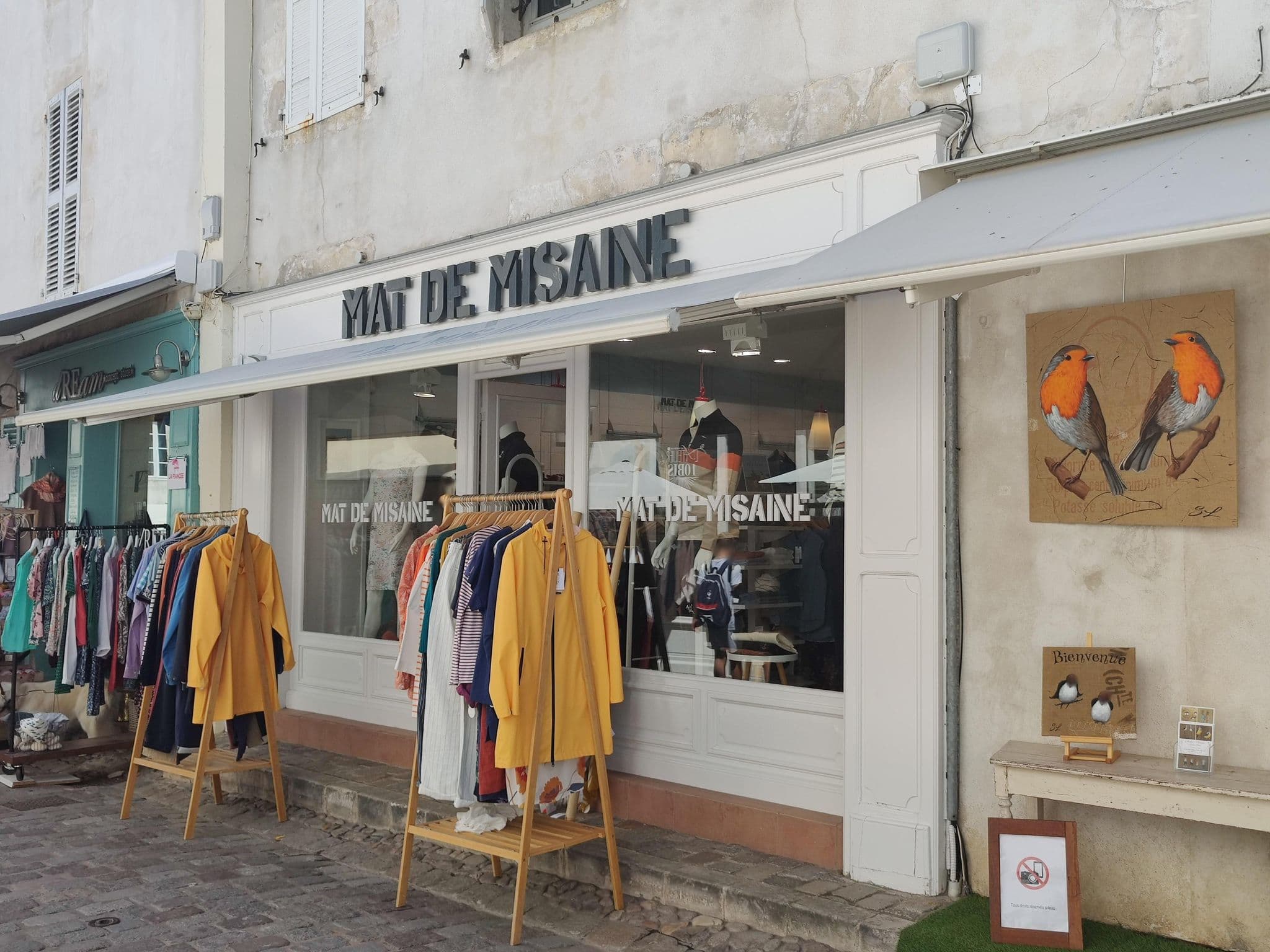 Street view near Les voiles rouges, Saint-Martin-de-Ré — © u4y0u (CC BY-SA · Mapillary)