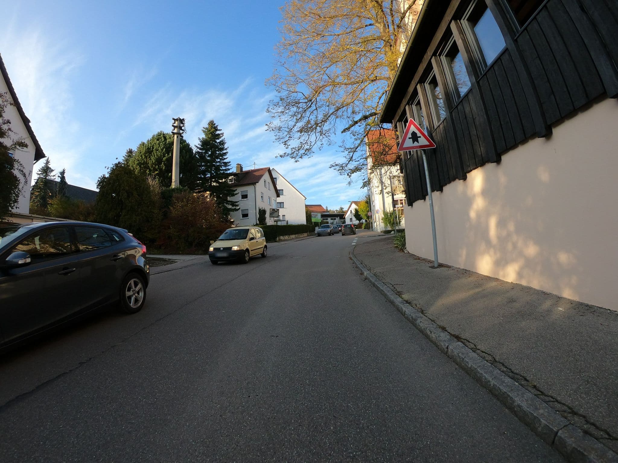 Street view near Adler Vermögensverwaltungs GmbH & Co, Eselsberg — © tst (CC BY-SA · Mapillary)