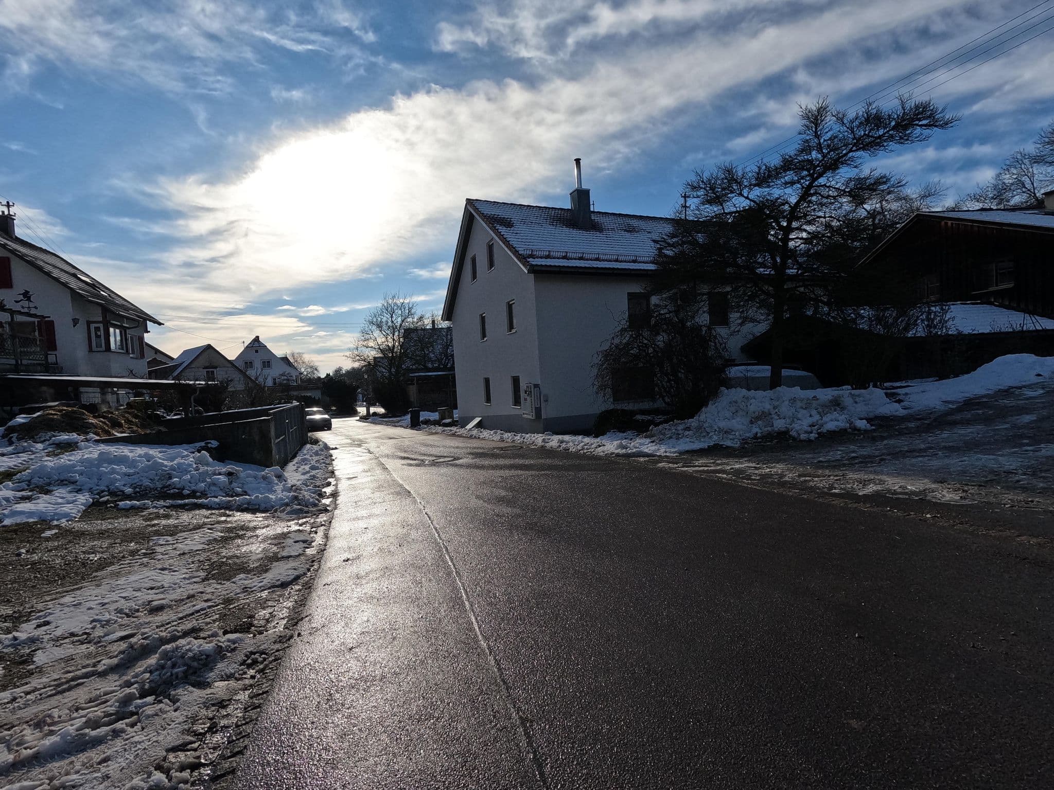 Street view near Hahn-Deckwitz Monika und Deckwitz Lutz Pension, Munderkingen — © msdess (CC BY-SA · Mapillary)