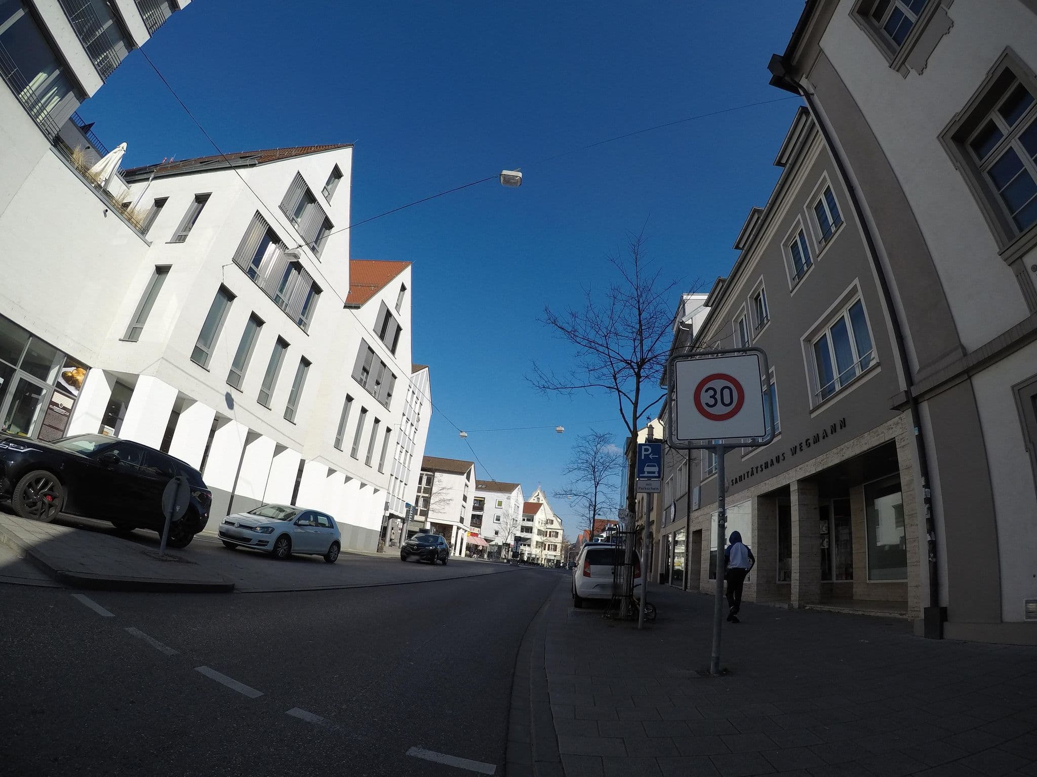 Street view near WJH Apartments, Ulm — © ray66 (CC BY-SA · Mapillary)