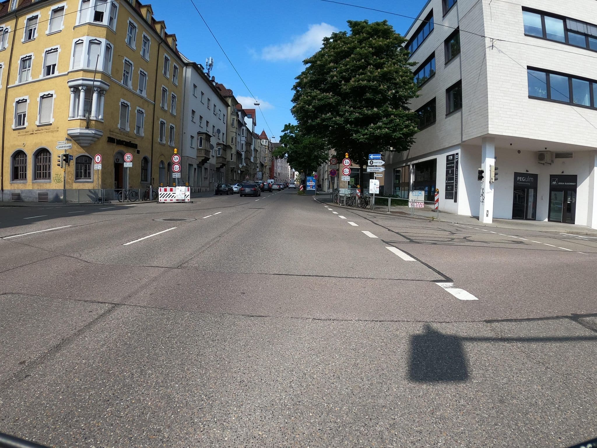 Street view near Hotel zum alten Herzog, Ulm — © looniverse (CC BY-SA · Mapillary)