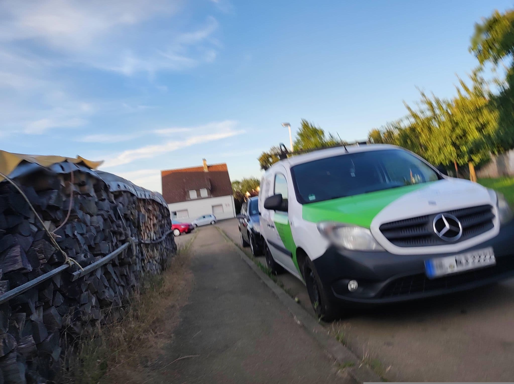 Street view near Regglisweiler Hotel Hosenmann, Bellenberg — © msdess (CC BY-SA · Mapillary)