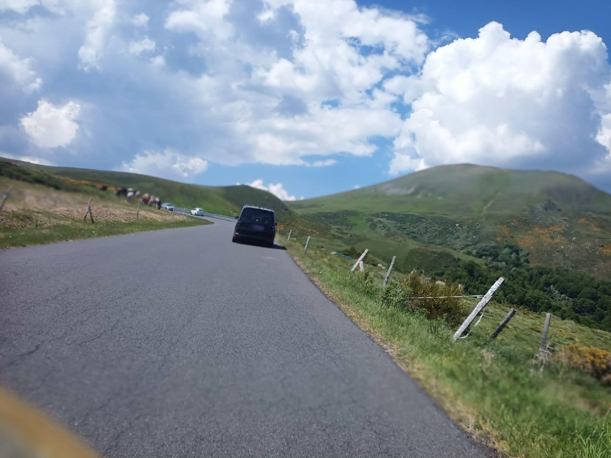 Street view near Le Buron de la Croix Saint-Robert, Mont-Dore — © connermacleod69 (CC BY-SA · Mapillary)