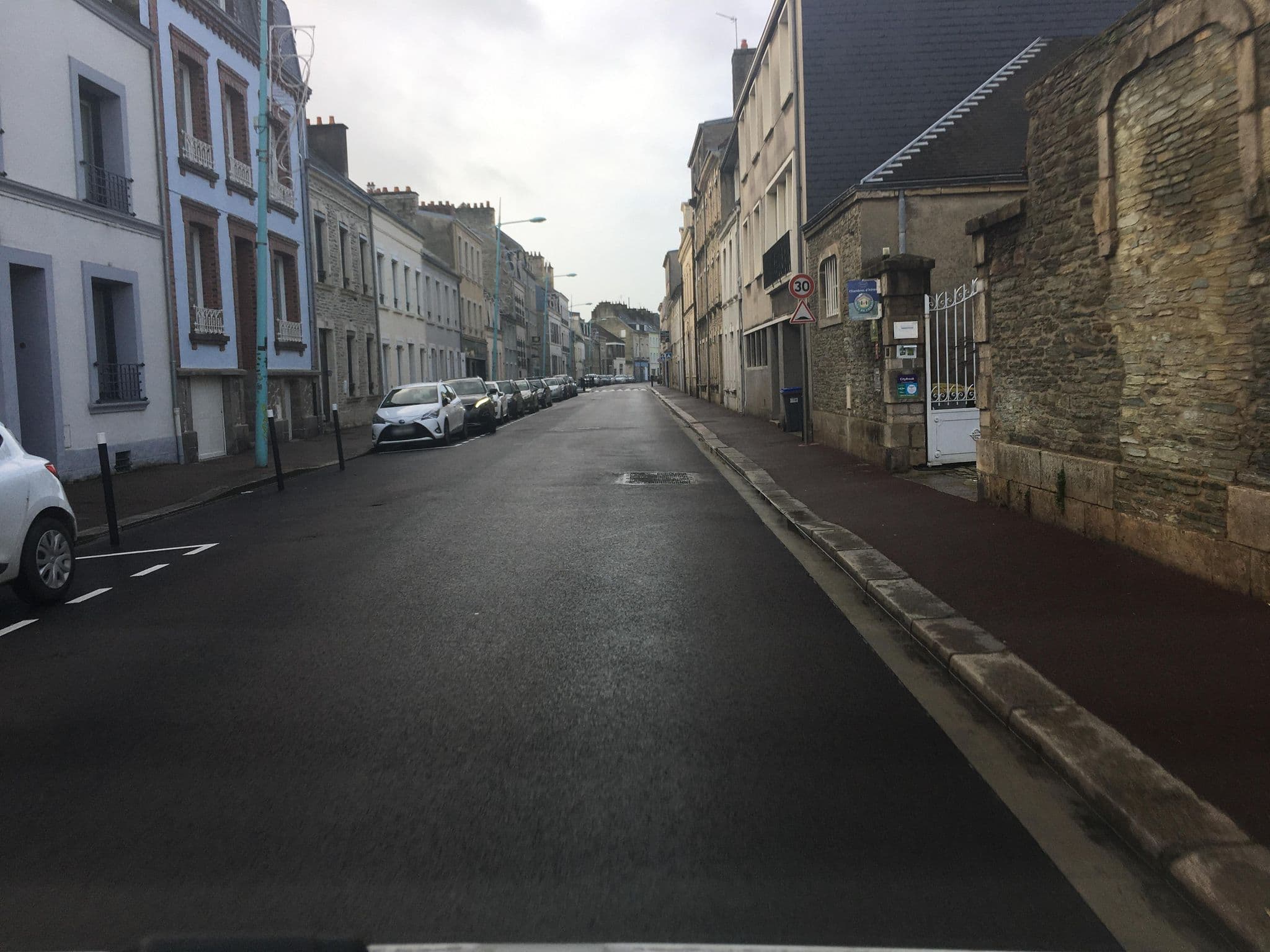 Street view near Les Lilas, Cherbourg — © raymond (CC BY-SA · Mapillary)