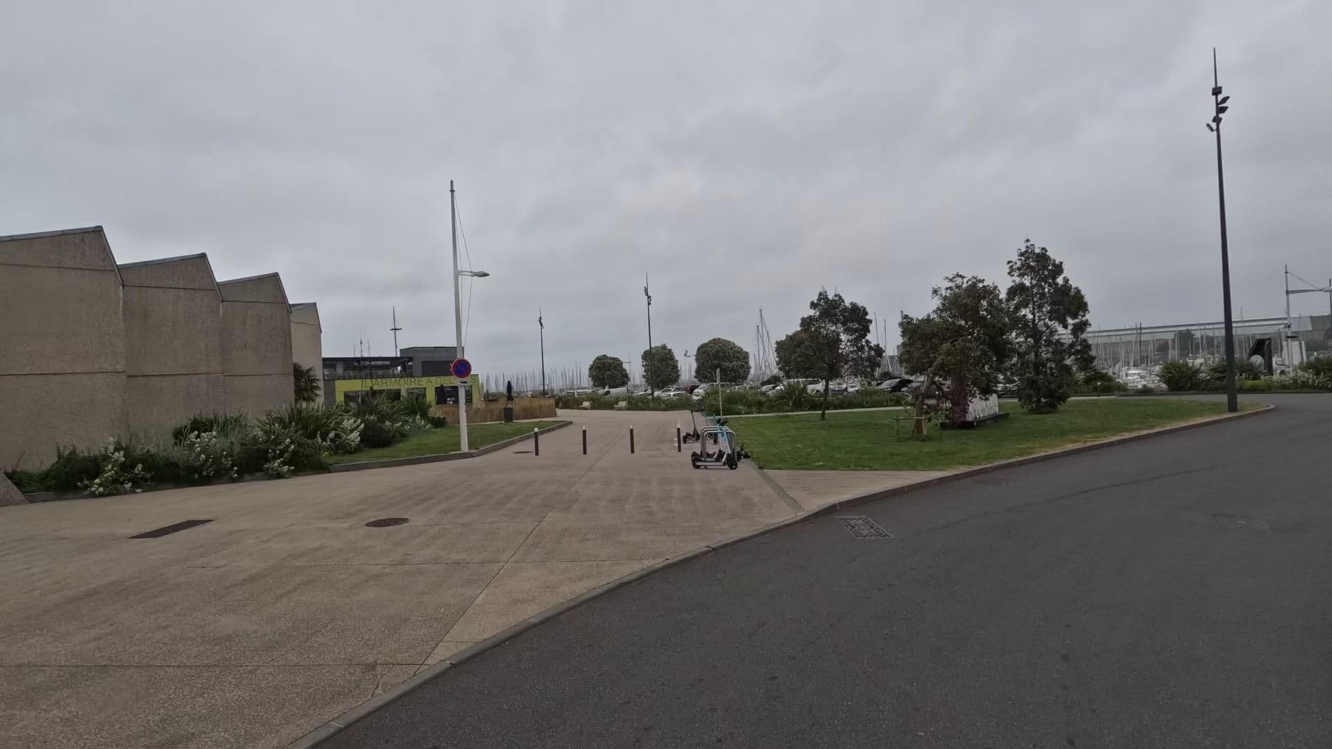 Street view near Hôtel Chantereyne, Cherbourg — © bct (CC BY-SA · Mapillary)