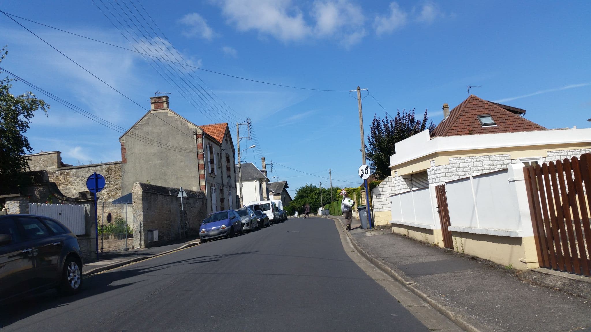 Street view near B&B - Chambres d'Hôtes, Ouistreham — © it_s_so_funny (CC BY-SA · Mapillary)