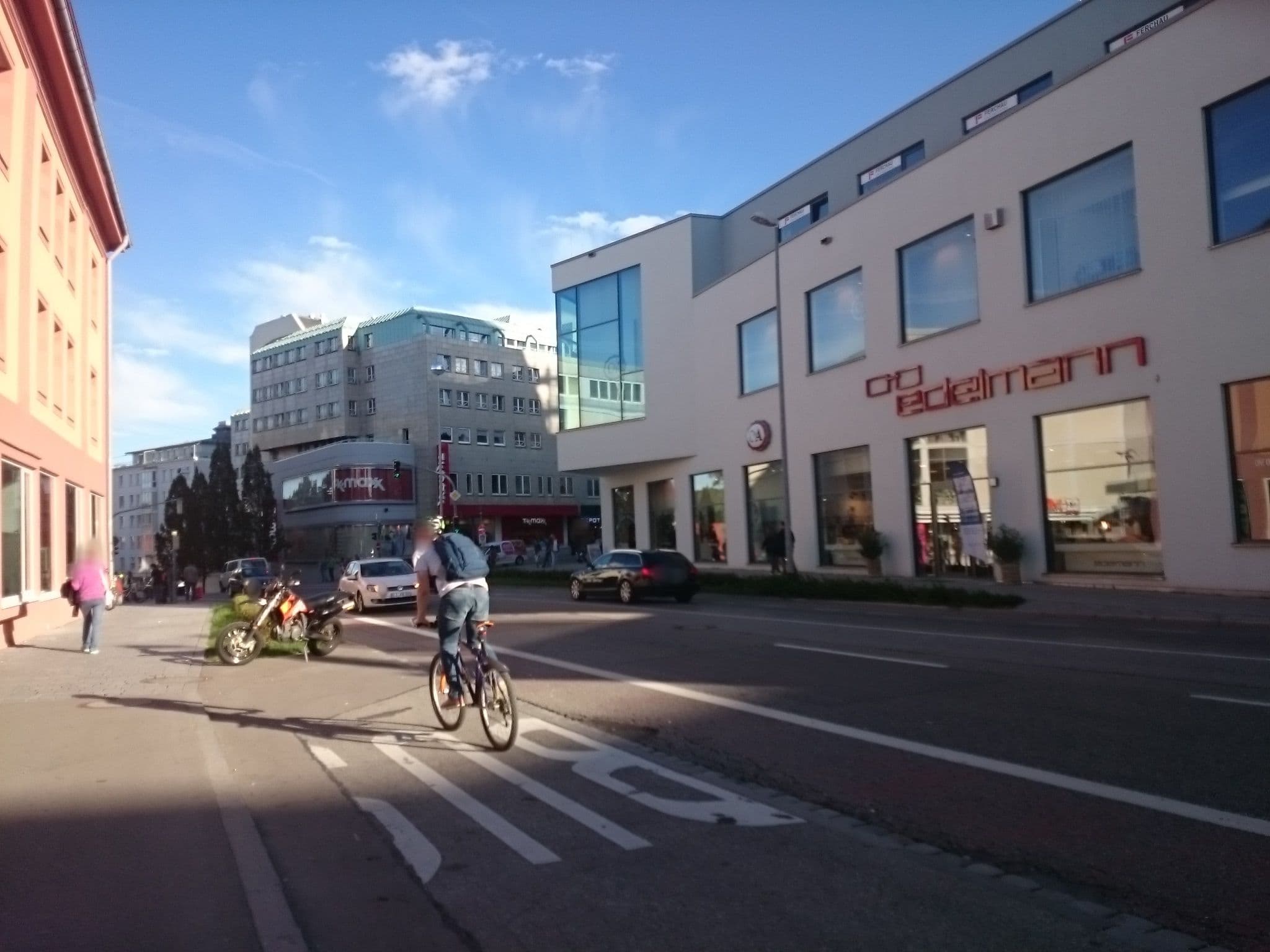 Street view near Park Hotel Kempten, Kempten (Allgäu) — © msdess (CC BY-SA · Mapillary)