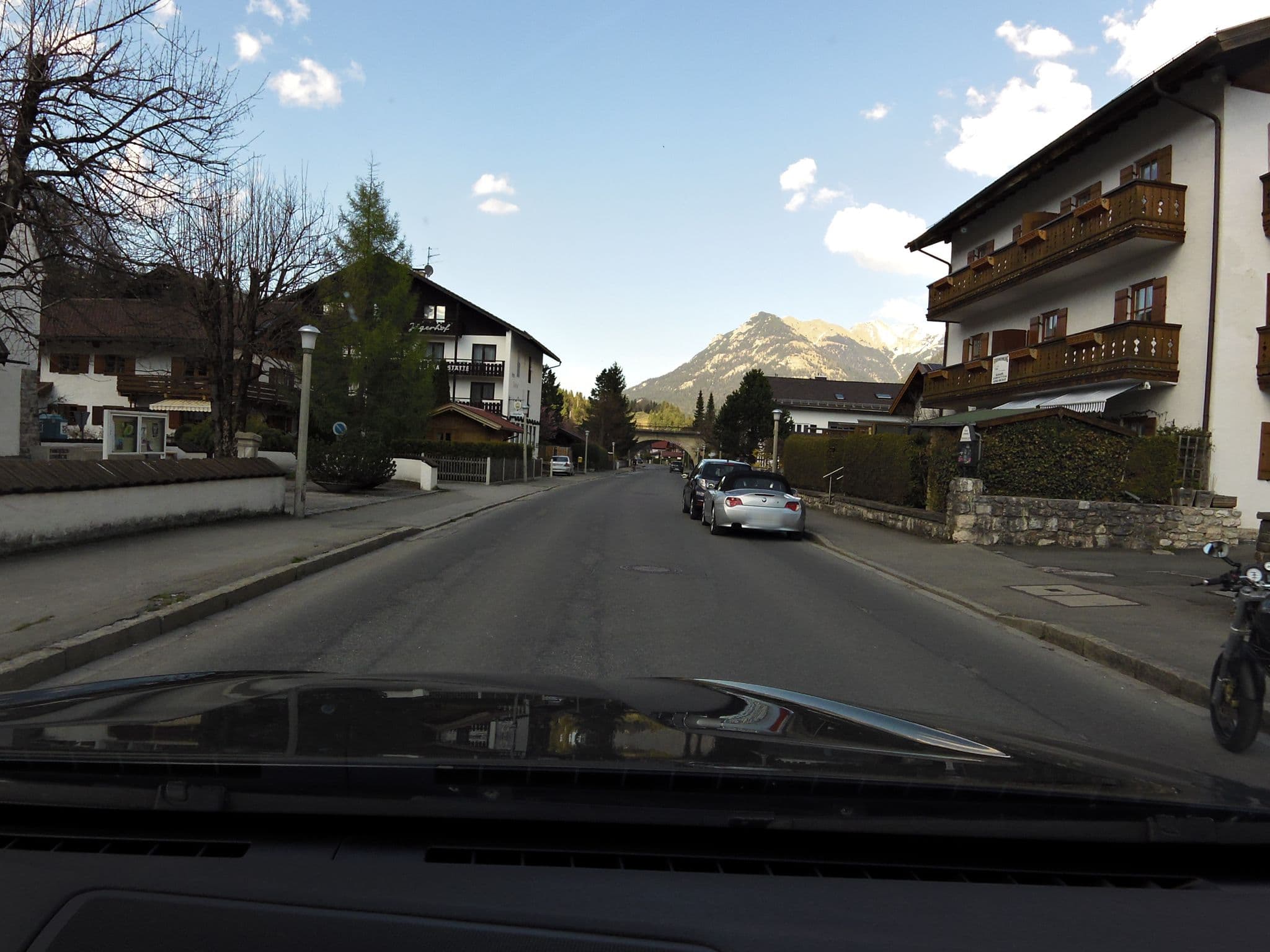 Street view near Ferienwohnung / Holiday Apartment, Bavaria, Mittenwald — © czmrtn (CC BY-SA · Mapillary)
