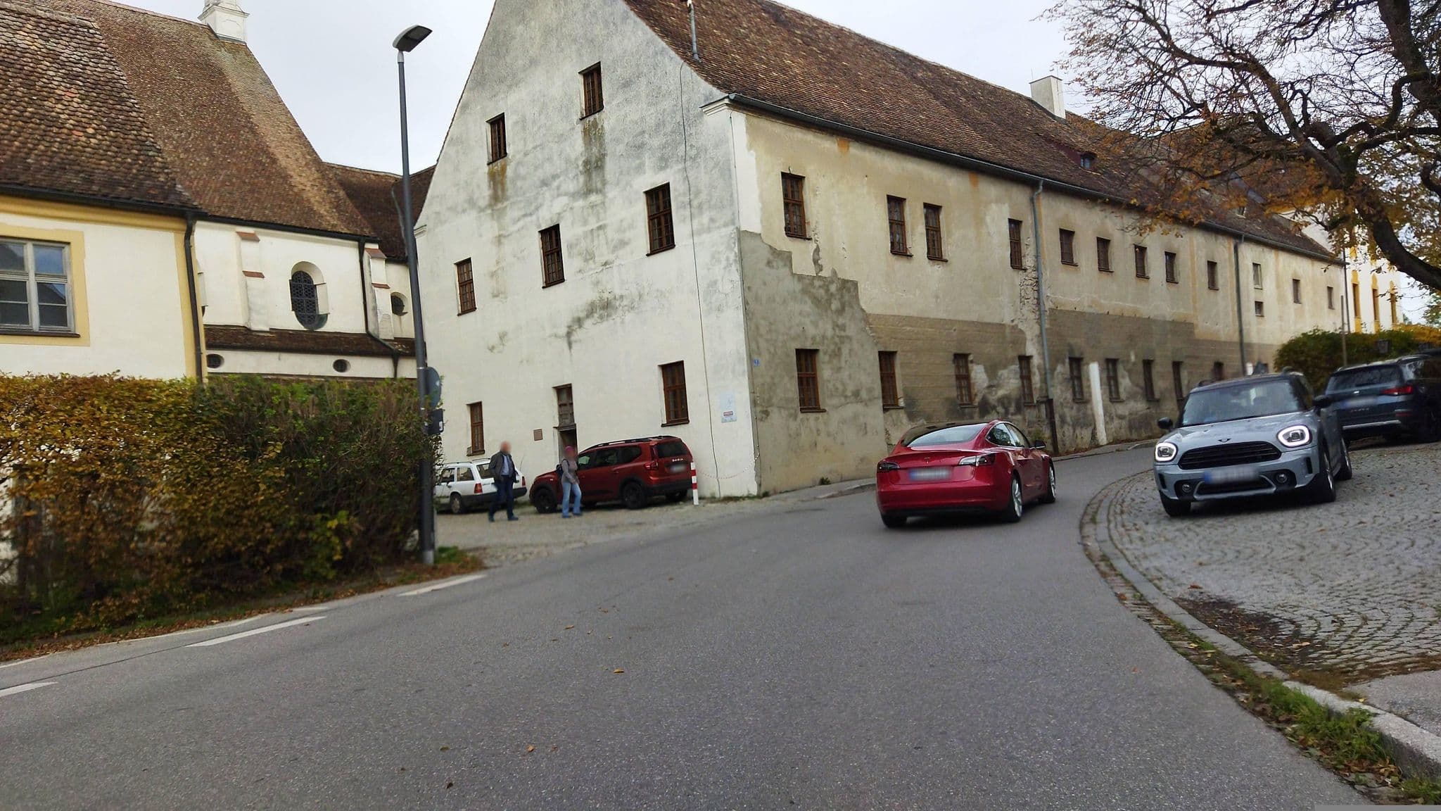 Street view near Alte Klosterwirtschaft Hotel Polling, Weilheim — © changchun1 (CC BY-SA · Mapillary)