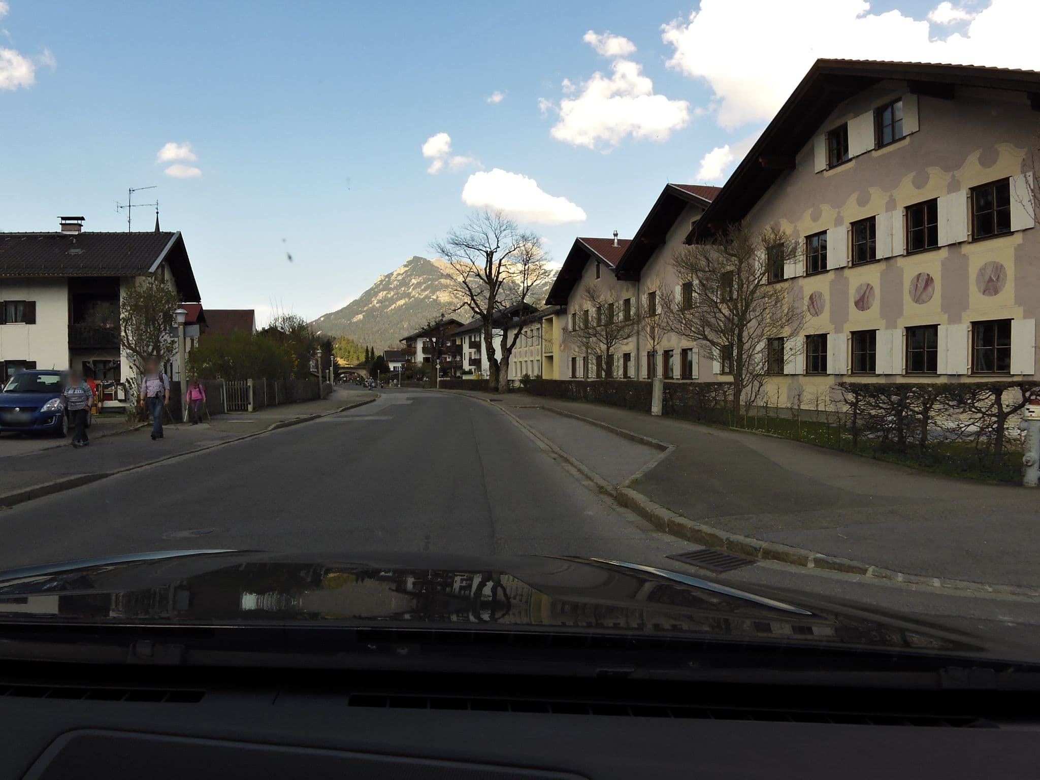 Street view near Luttenseehof, Mittenwald — © czmrtn (CC BY-SA · Mapillary)