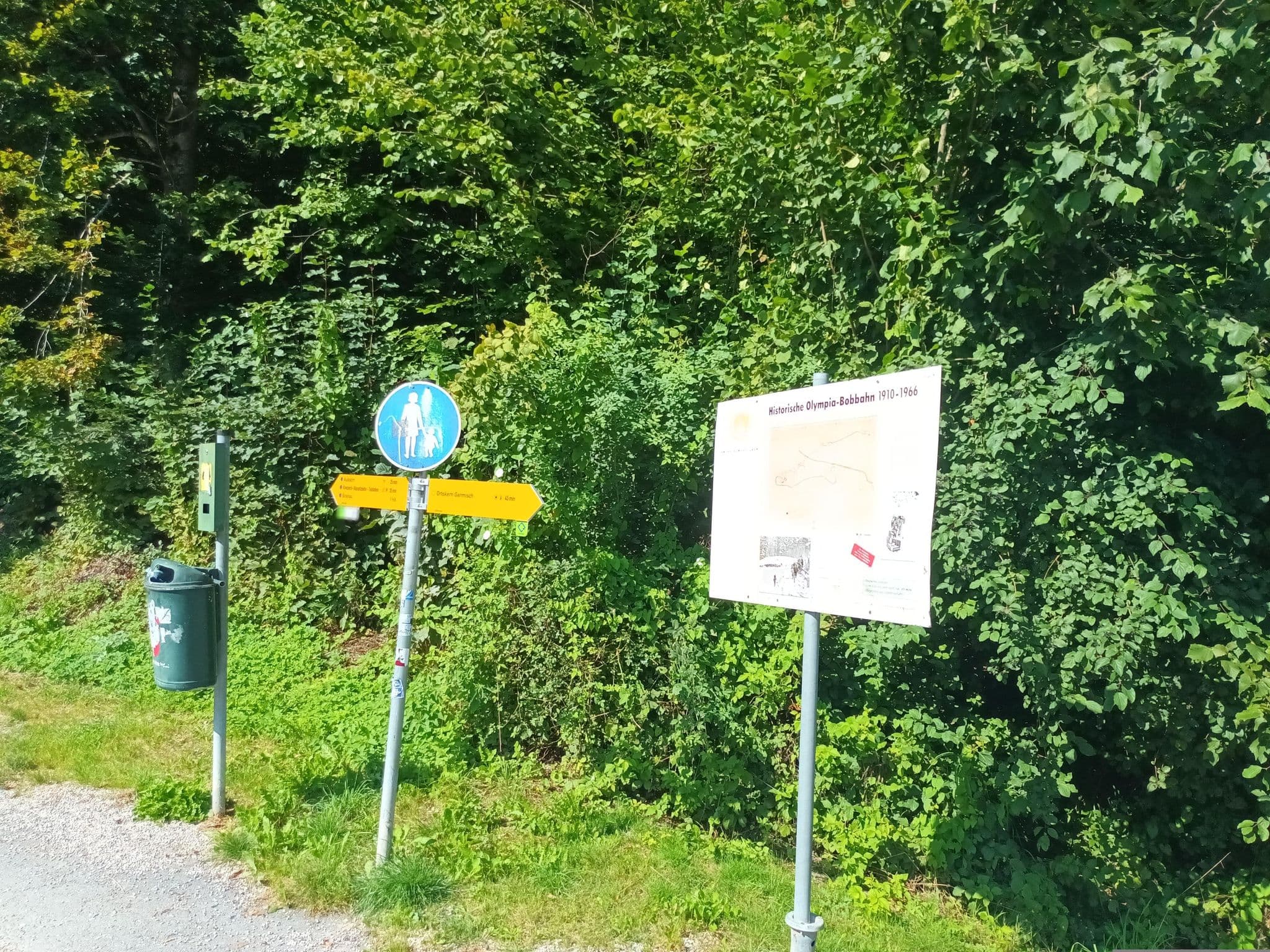 Street view near Seehaus im Hotel Riessersee, Garmisch-Partenkirchen — © deleted_user (CC BY-SA · Mapillary)