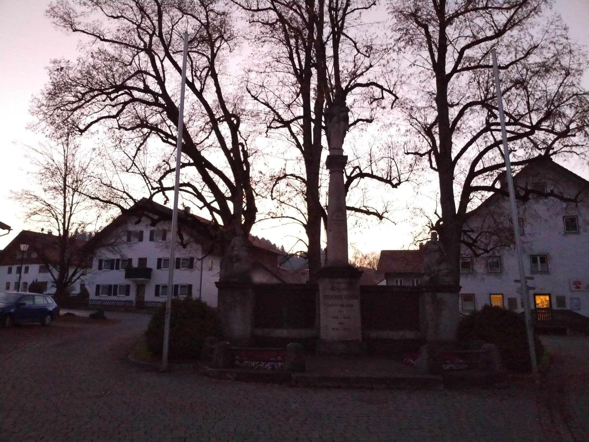 Street view near Dodlerwirt, Bernbeuren — © ente (CC BY-SA · Mapillary)