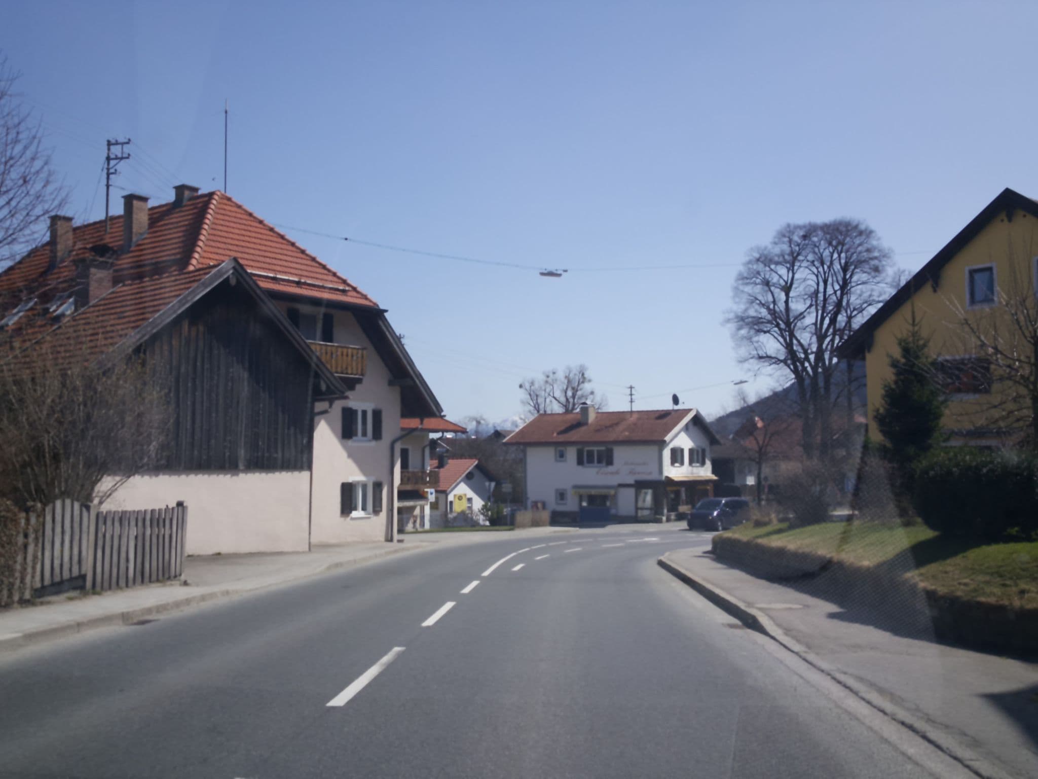 Street view near Kurhotel Lauter, Bad Kohlgrub — © renade (CC BY-SA · Mapillary)
