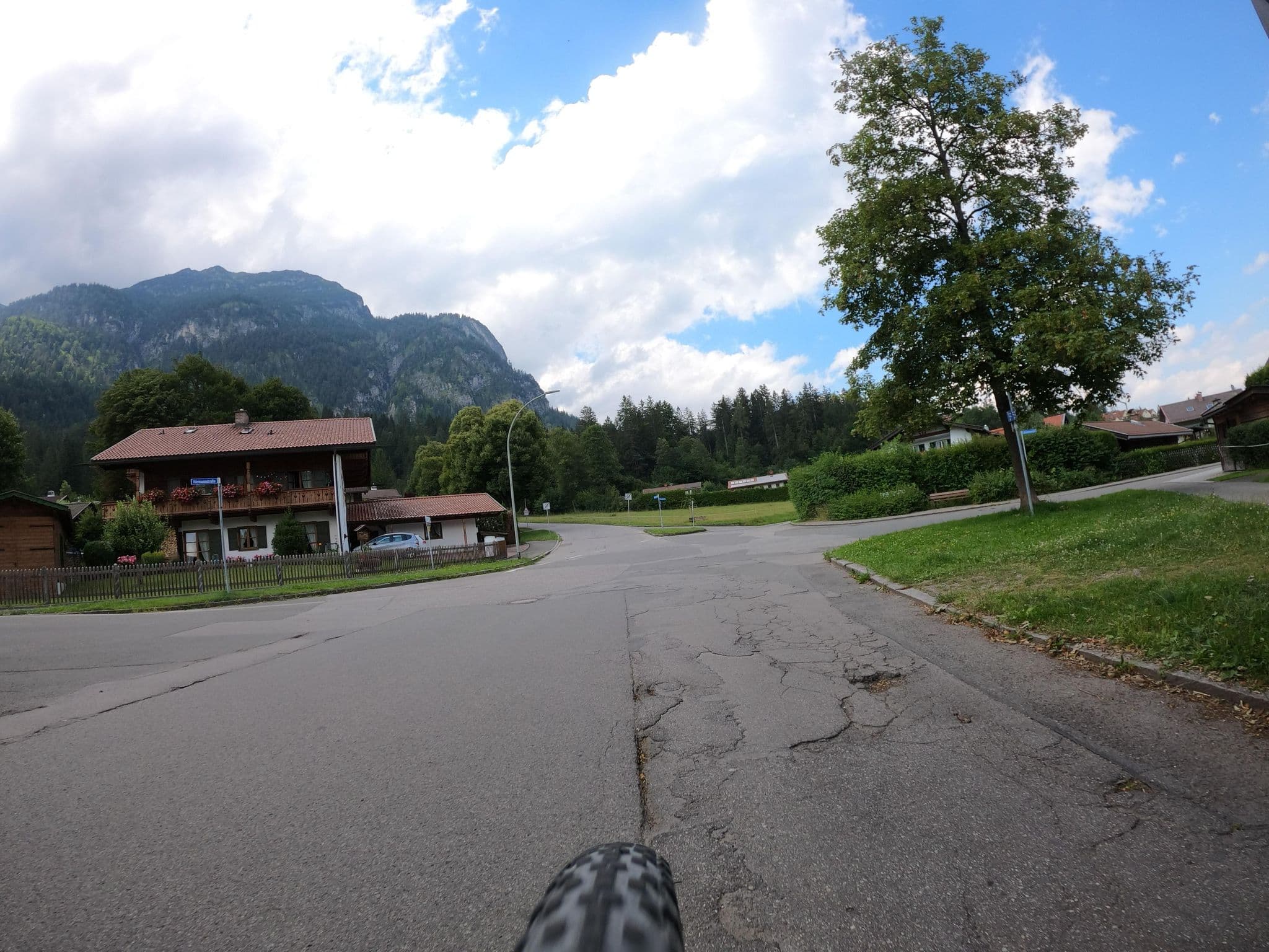 Street view near Ferienwohnung Moariga, Garmisch-Partenkirchen — © plexi32 (CC BY-SA · Mapillary)