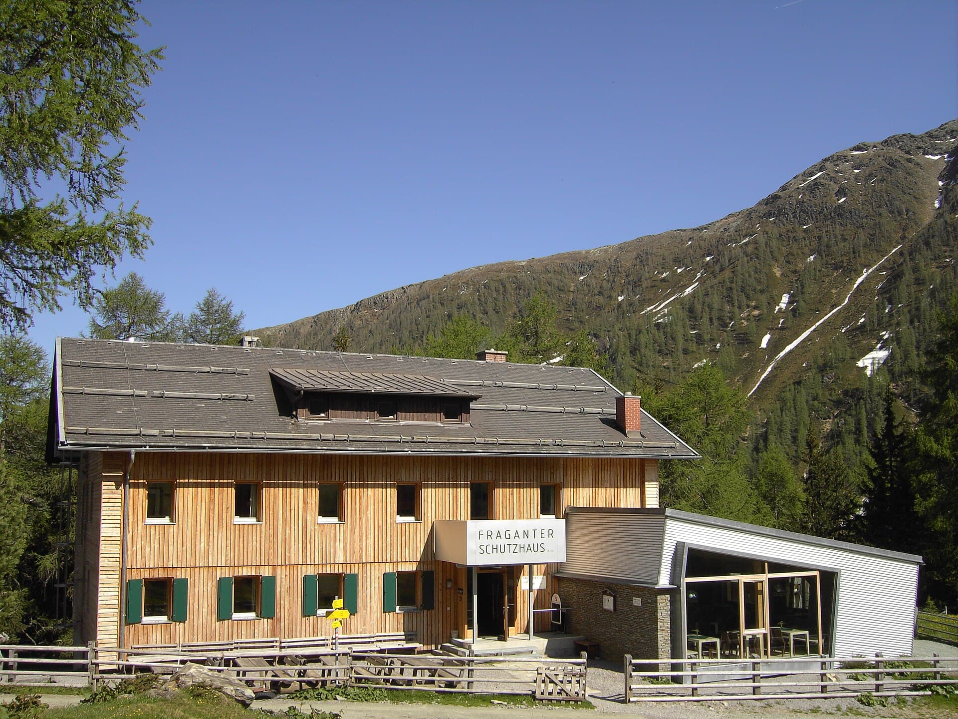 Fraganter Schutzhaus (via Wikimedia Commons, Public domain)