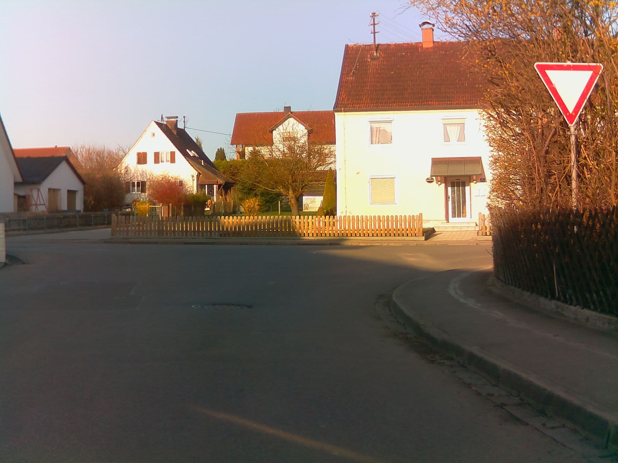 Street view near Gästehaus Willibald, Geltendorf — © ramap (CC BY-SA · Mapillary)