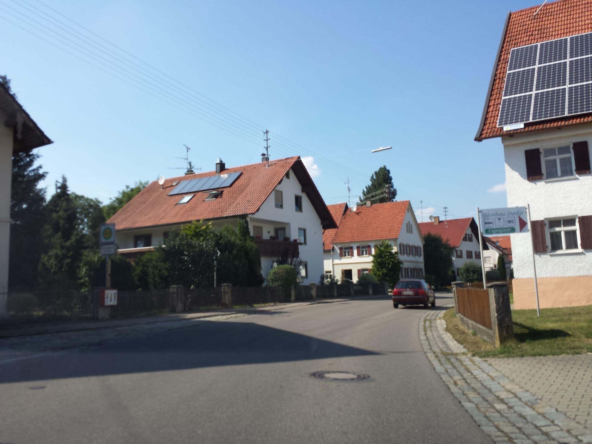 Street view near Franz Stocker, Irmgard Stocker Gästehaus, Aletshausen — © ente (CC BY-SA · Mapillary)