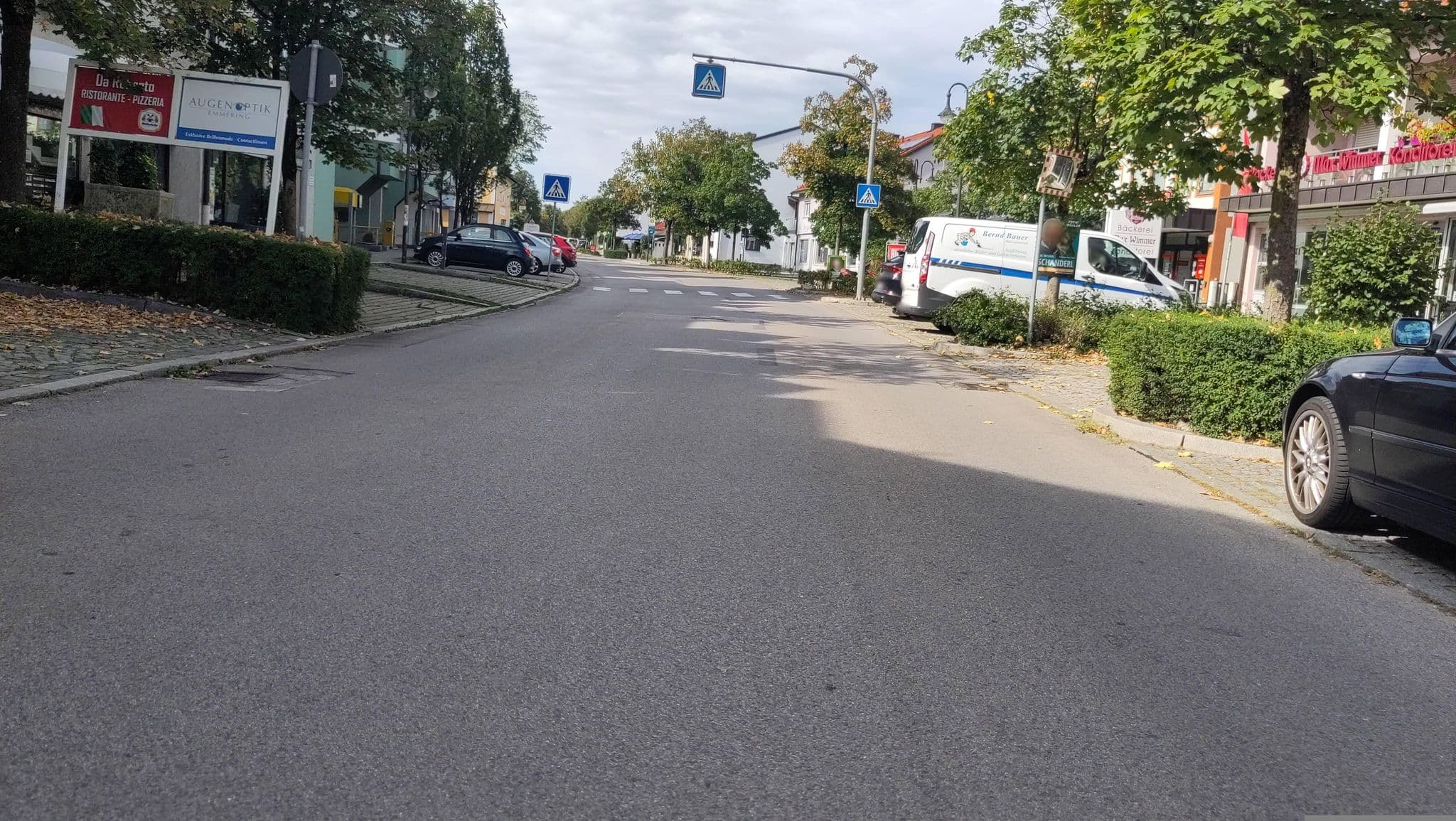 Street view near Hotel Engelbrecht, Emmering — © thmunichways (CC BY-SA · Mapillary)