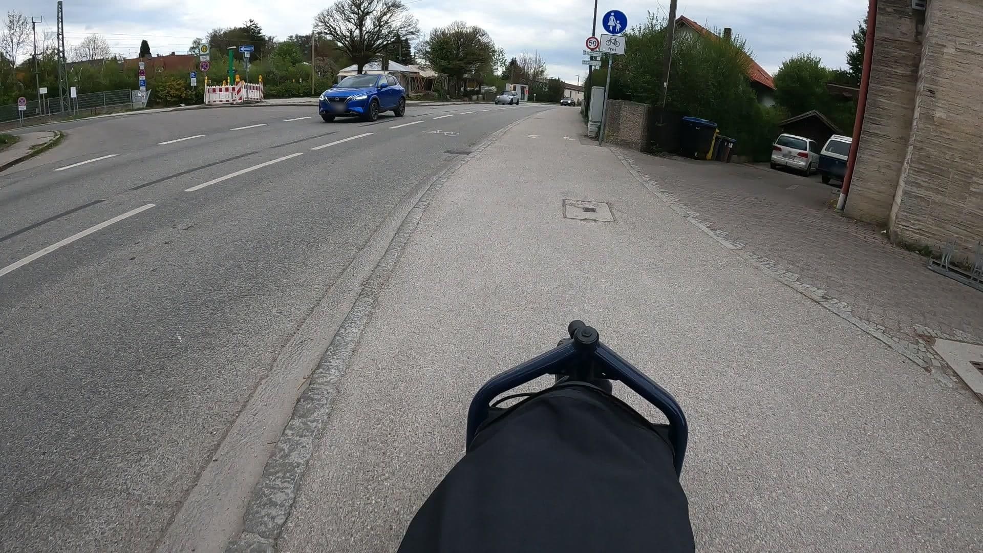 Street view near Hotelsuite, Weßling — © StefanMunichWays (CC BY-SA · Mapillary)