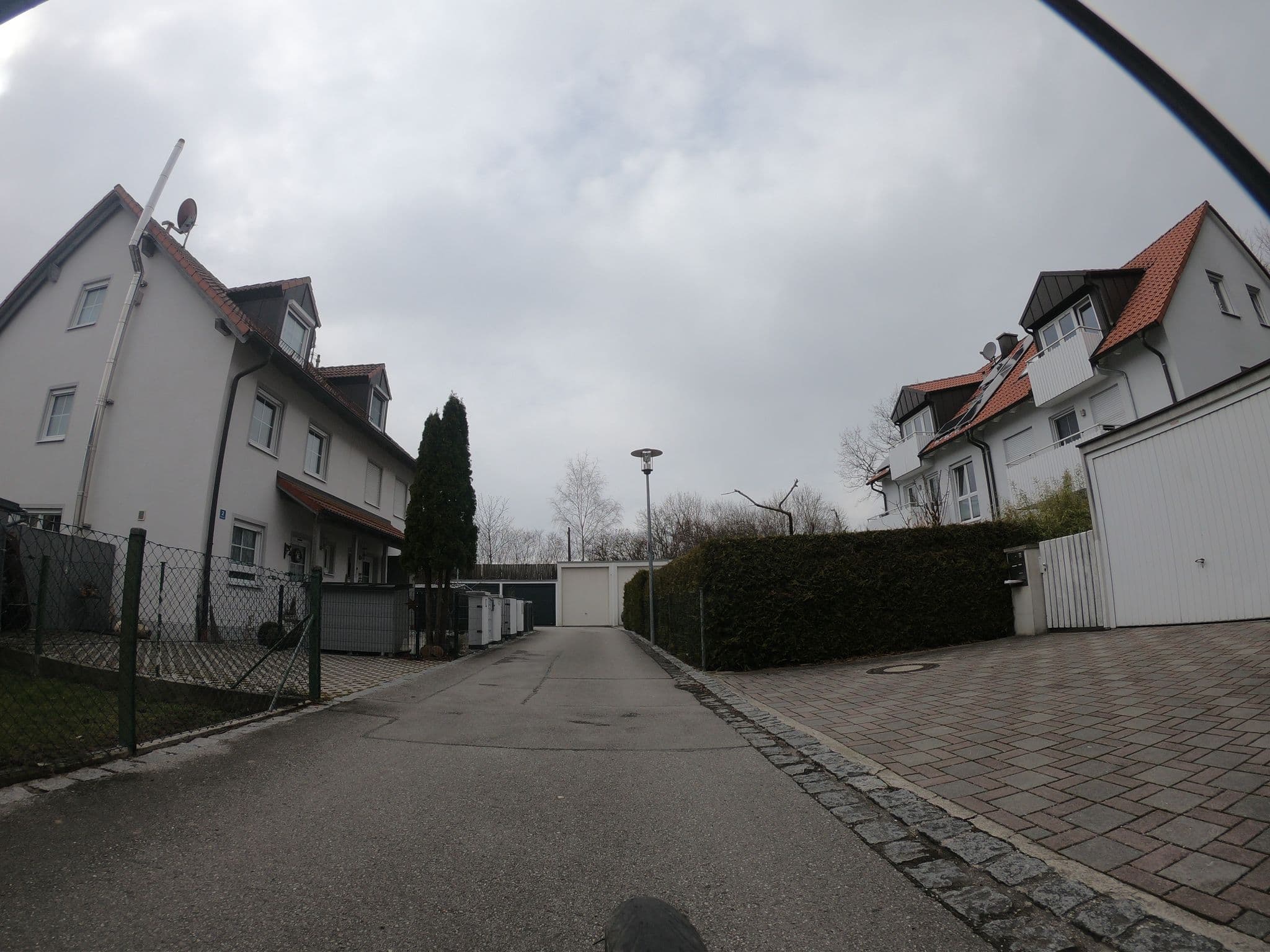 Street view near Wohnungen Ramona Schön, Fürstenfeldbruck — © santilinares04 (CC BY-SA · Mapillary)