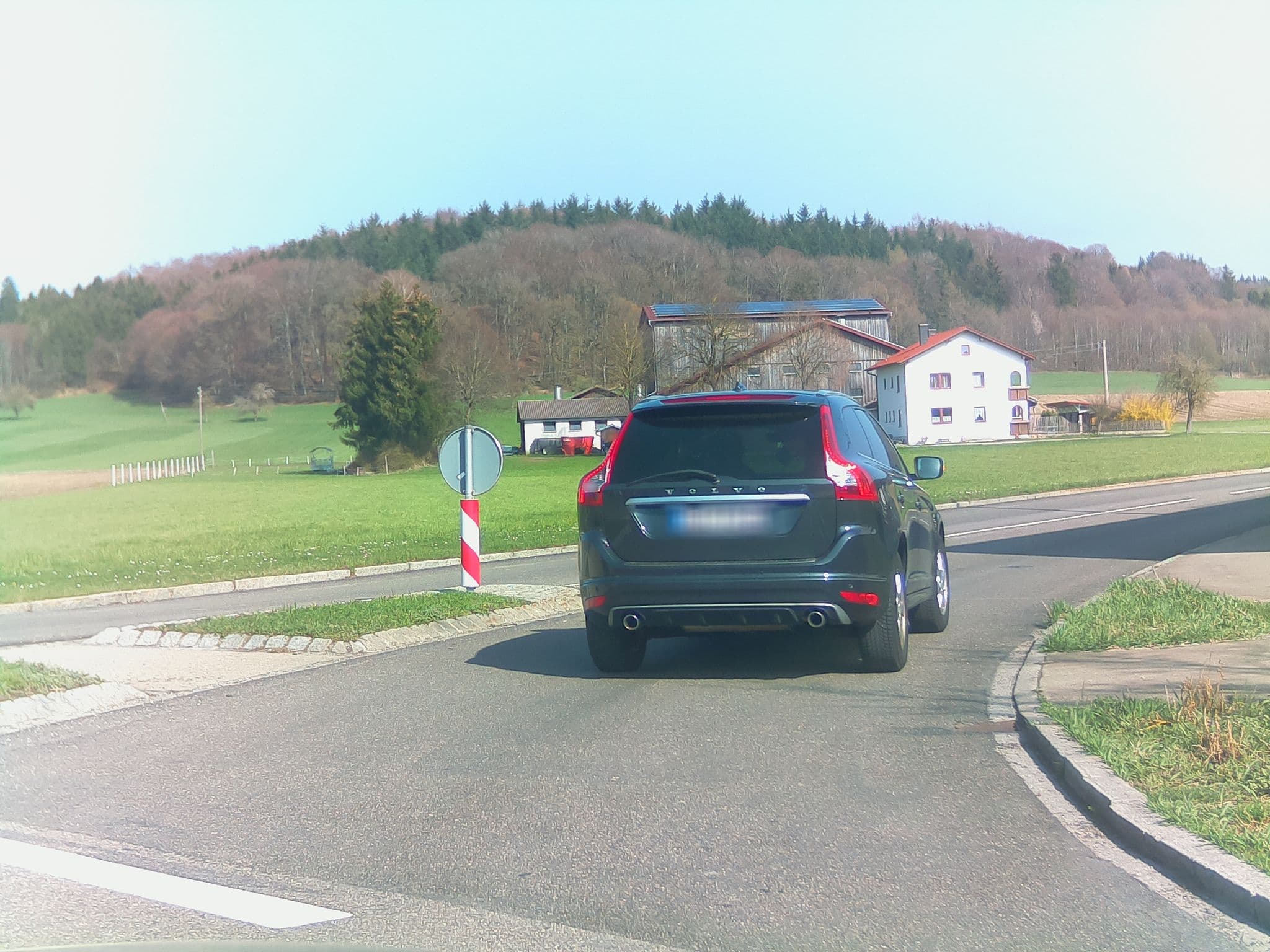 Street view near Linde Gasthaus und Metzgerei, Illertissen — © ramap (CC BY-SA · Mapillary)