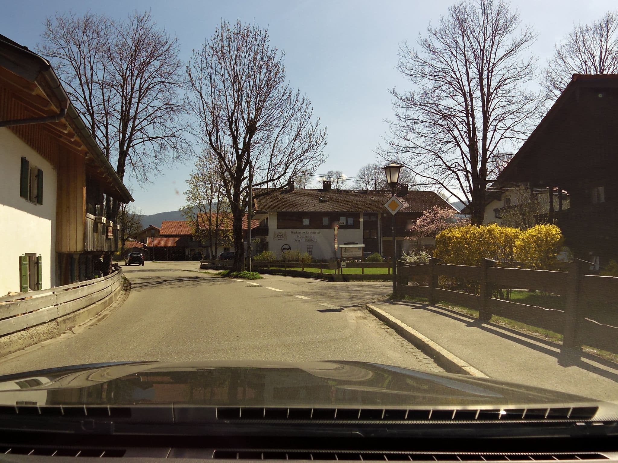 Street view near Juliane Willibald, Lenggries — © czmrtn (CC BY-SA · Mapillary)
