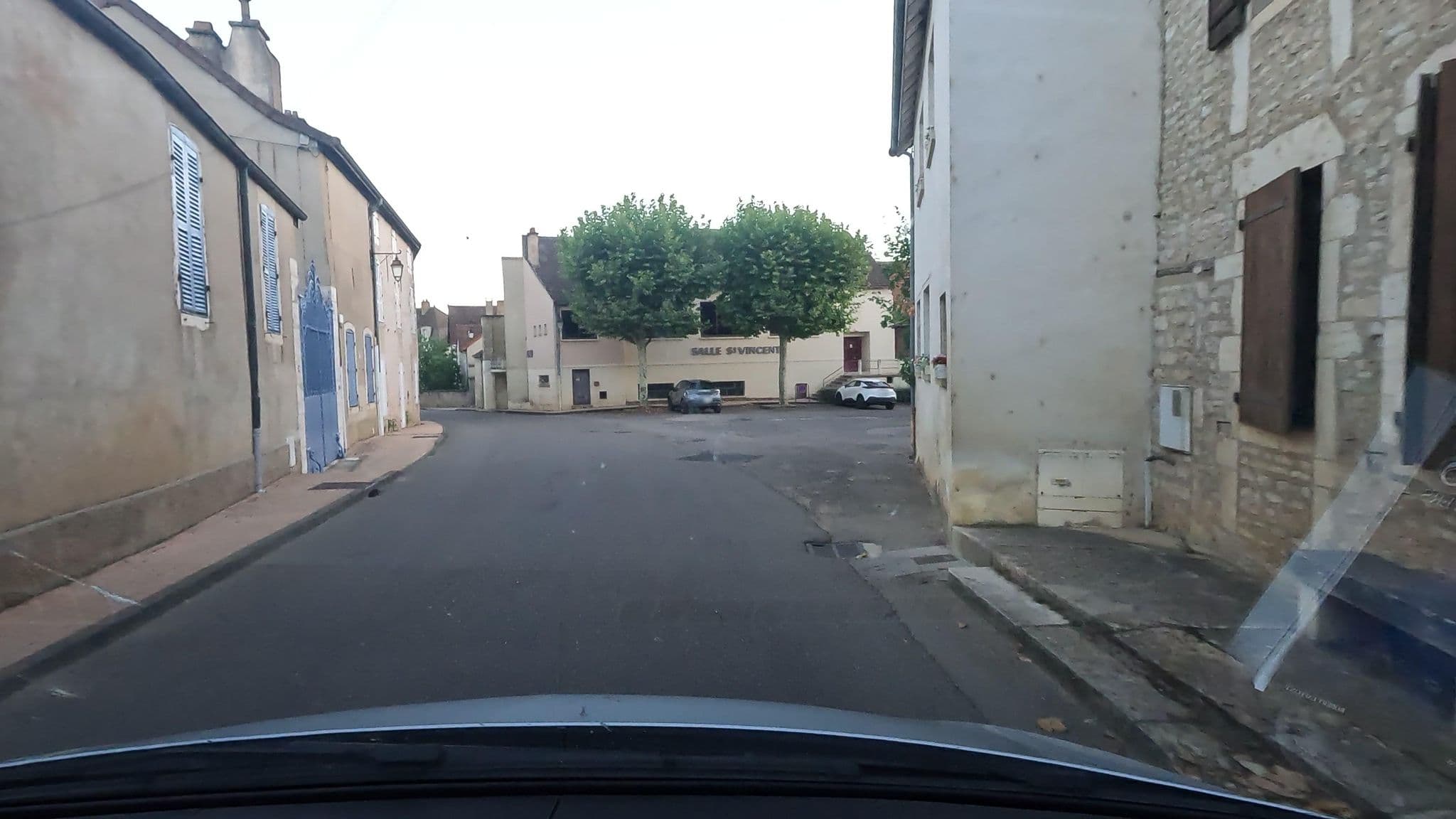 Street view near M comme Meursault, Meursault — © vinisa (CC BY-SA · Mapillary)