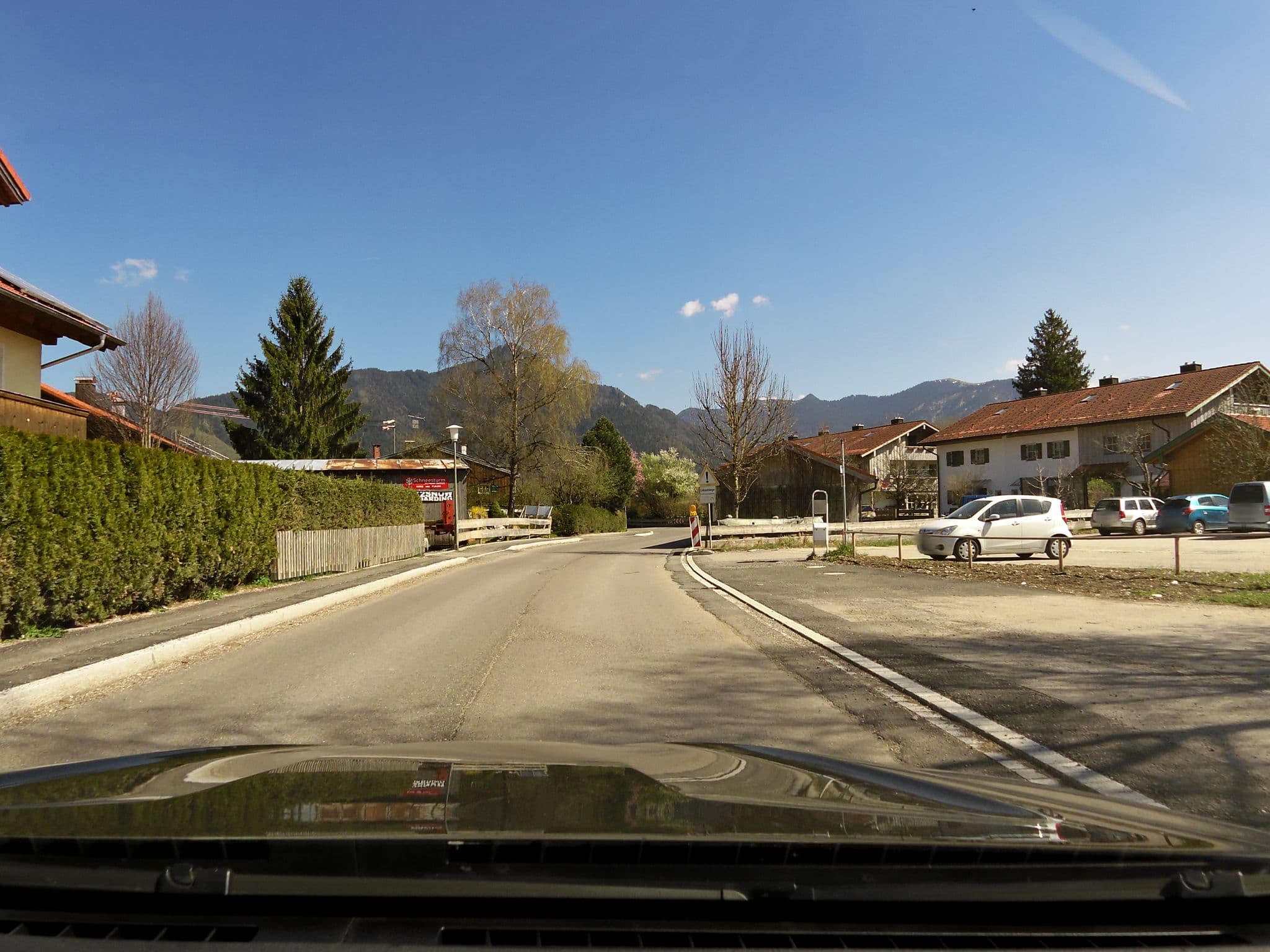 Street view near Die Alpenrose, Lenggries — © czmrtn (CC BY-SA · Mapillary)