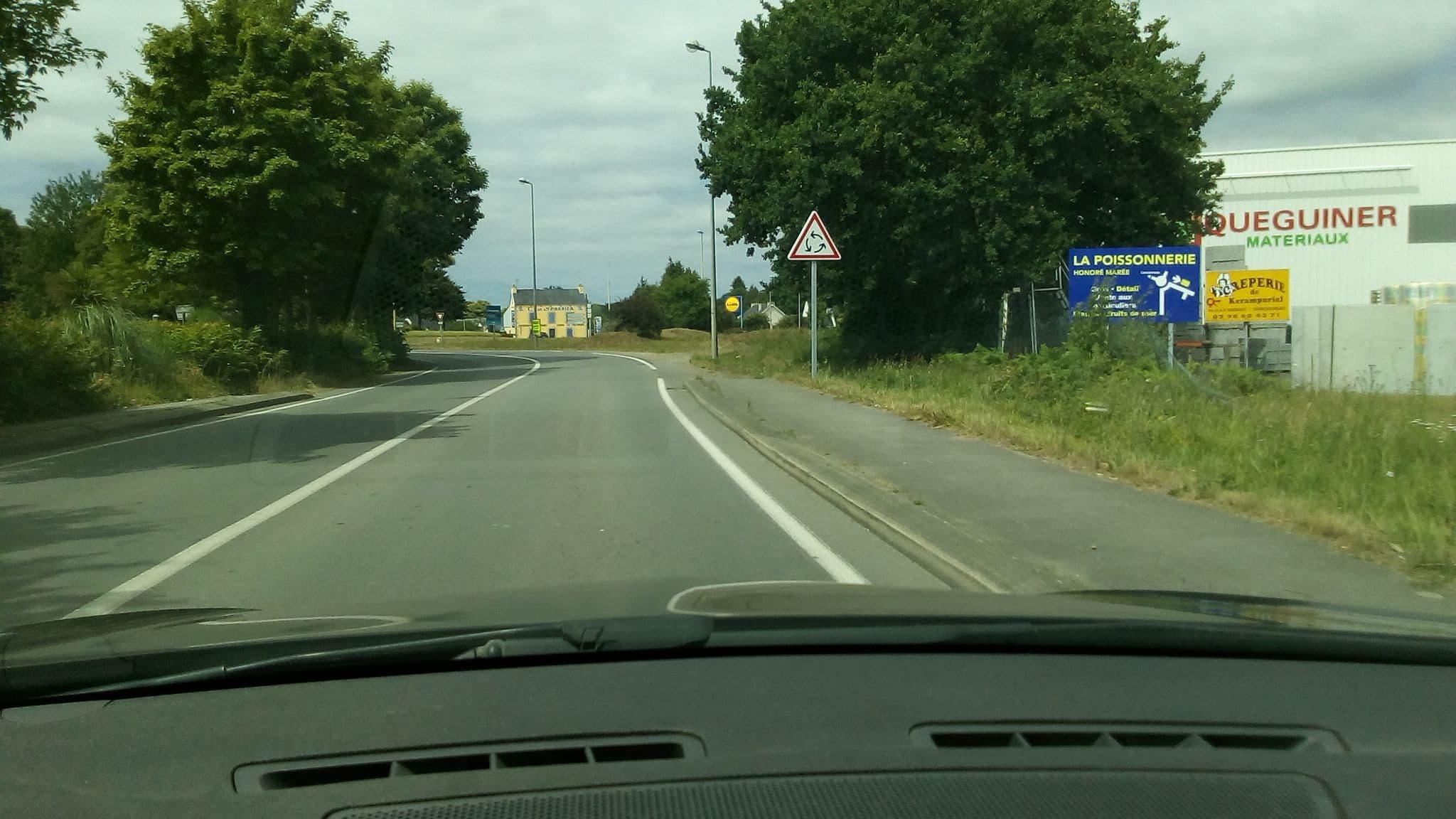 Street view near Ibis Budget, Concarneau — © cemcarfil (CC BY-SA · Mapillary)