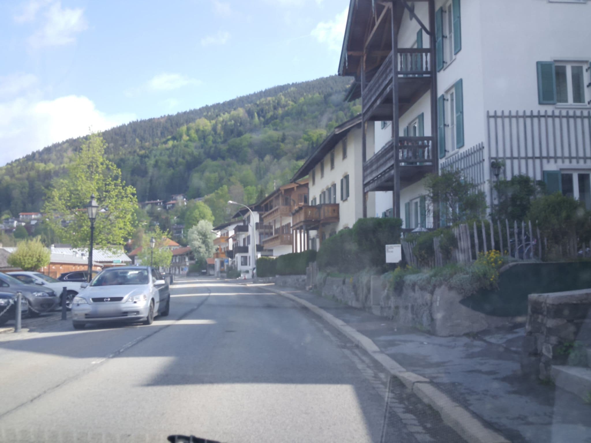 Street view near Haus Kufner - Fam. Hautmann, Tegernsee — © renade (CC BY-SA · Mapillary)