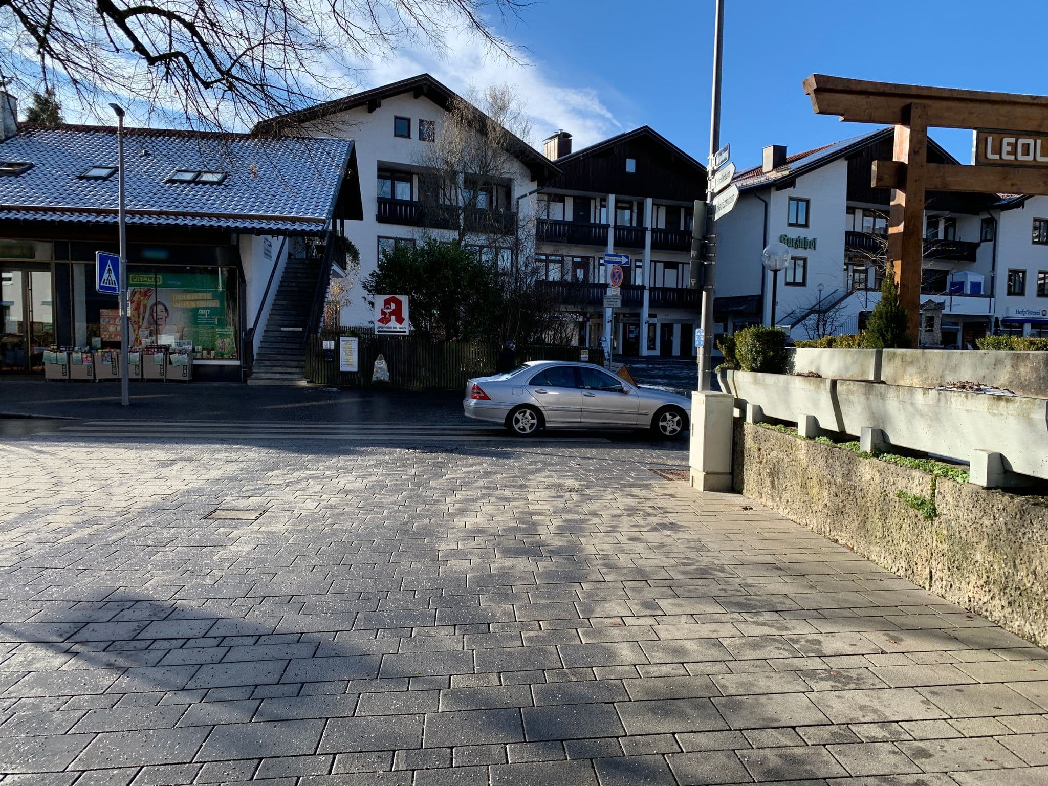 Street view near Hotel Hölzl, Grünwald — © robot8a (CC BY-SA · Mapillary)