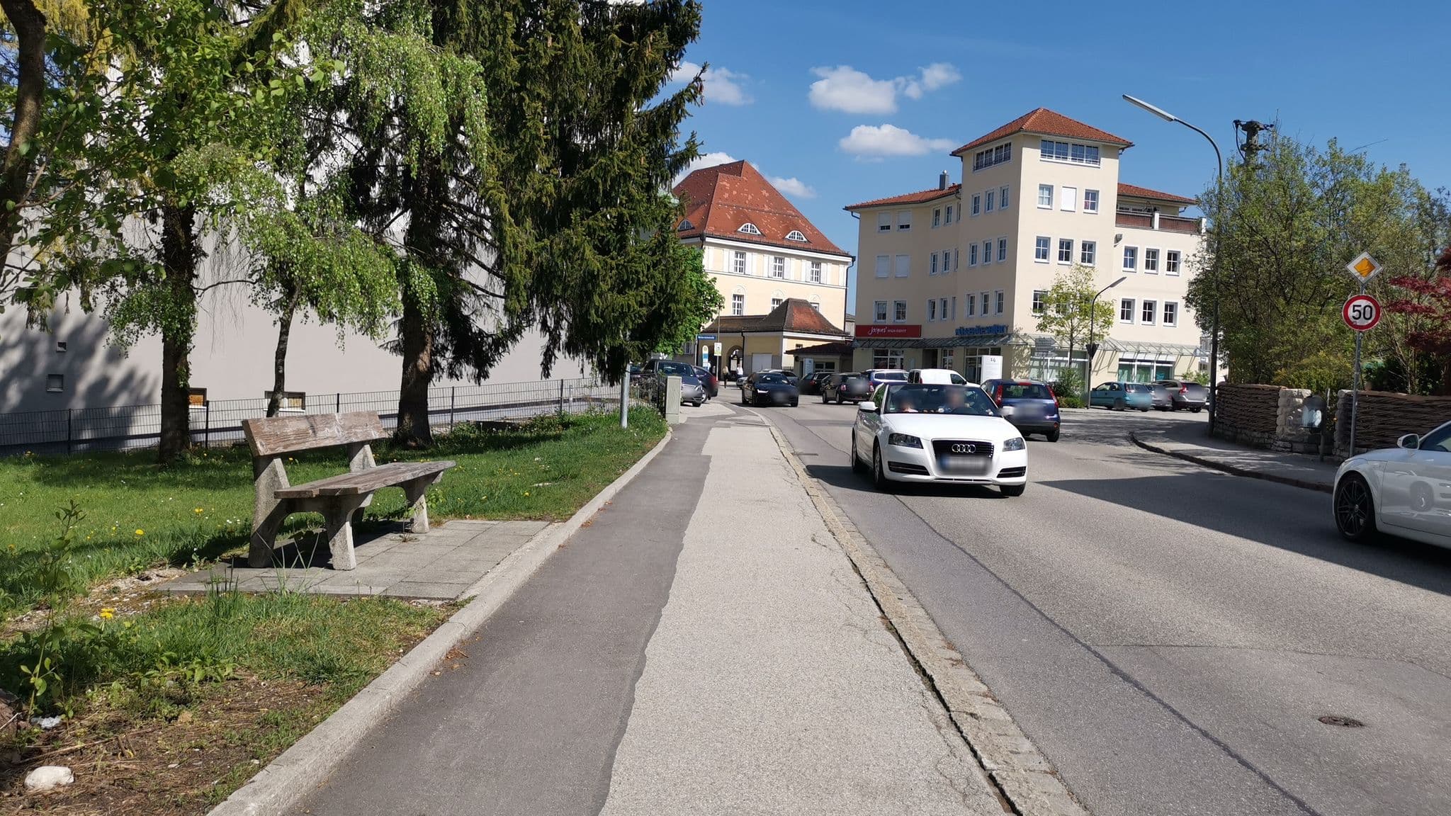 Street view near Landhaus, Wolfratshausen — © meskalin (CC BY-SA · Mapillary)