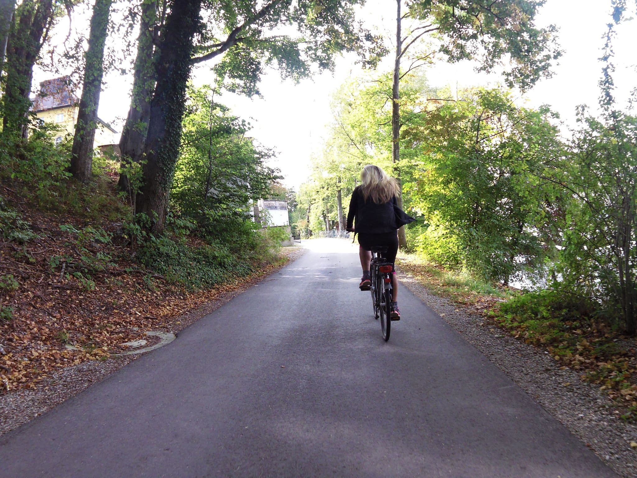 Street view near Starnberger See WDL, Feldafing — © czmrtn (CC BY-SA · Mapillary)
