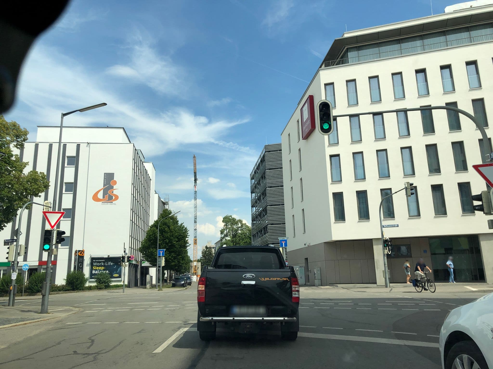 Street view near NYX Hotel Munich, Pullach im Isartal — © holgerd (CC BY-SA · Mapillary)