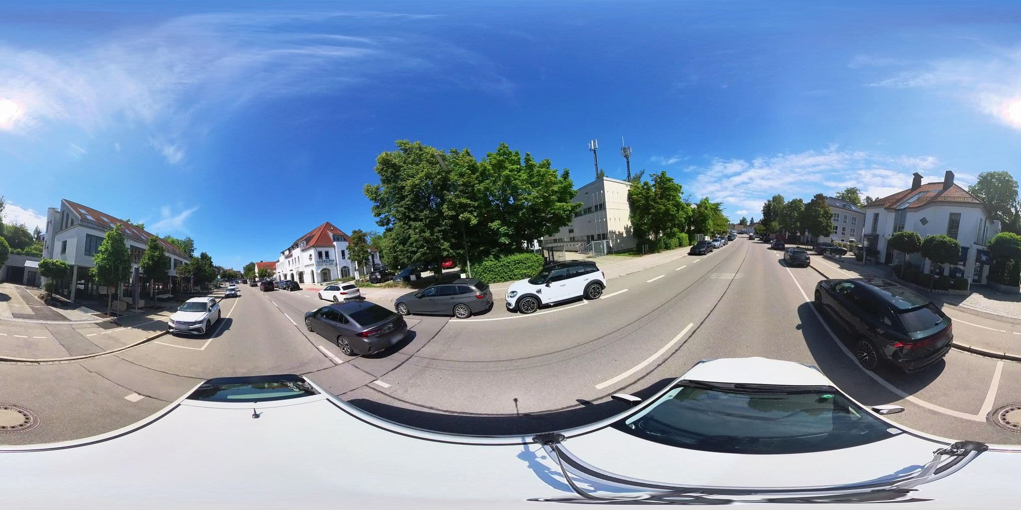 Street view near Münchner Versorgungsmanagement, Grünwald — © osmplus_org (CC BY-SA · Mapillary)