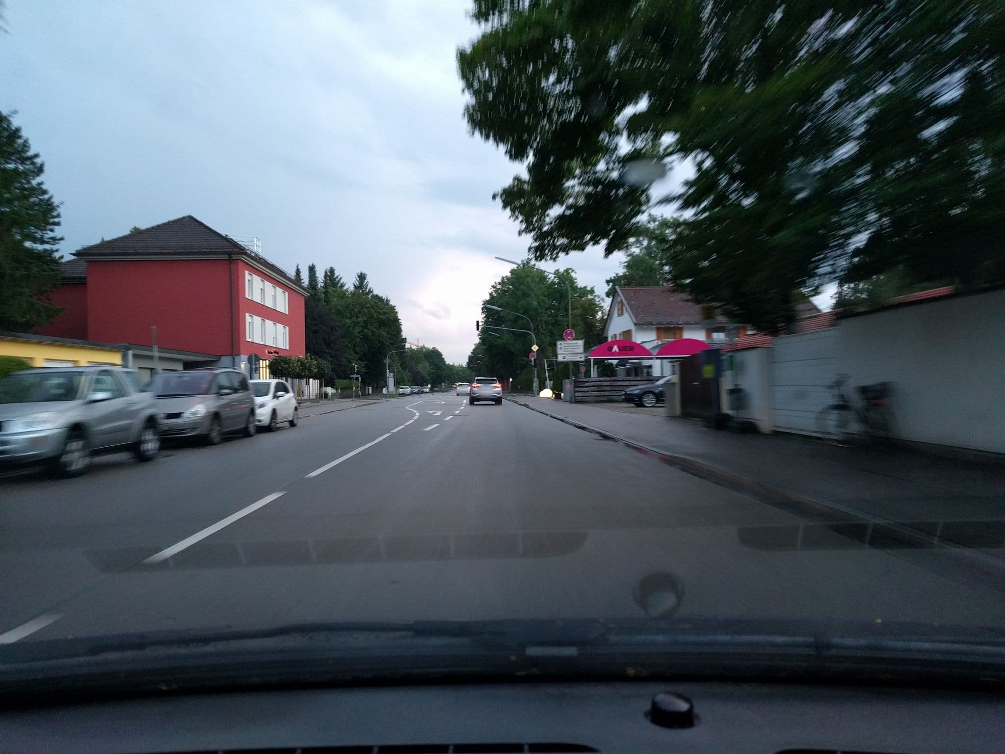 Street view near Hotel Kreuzhuber, Pullach im Isartal — © utack (CC BY-SA · Mapillary)
