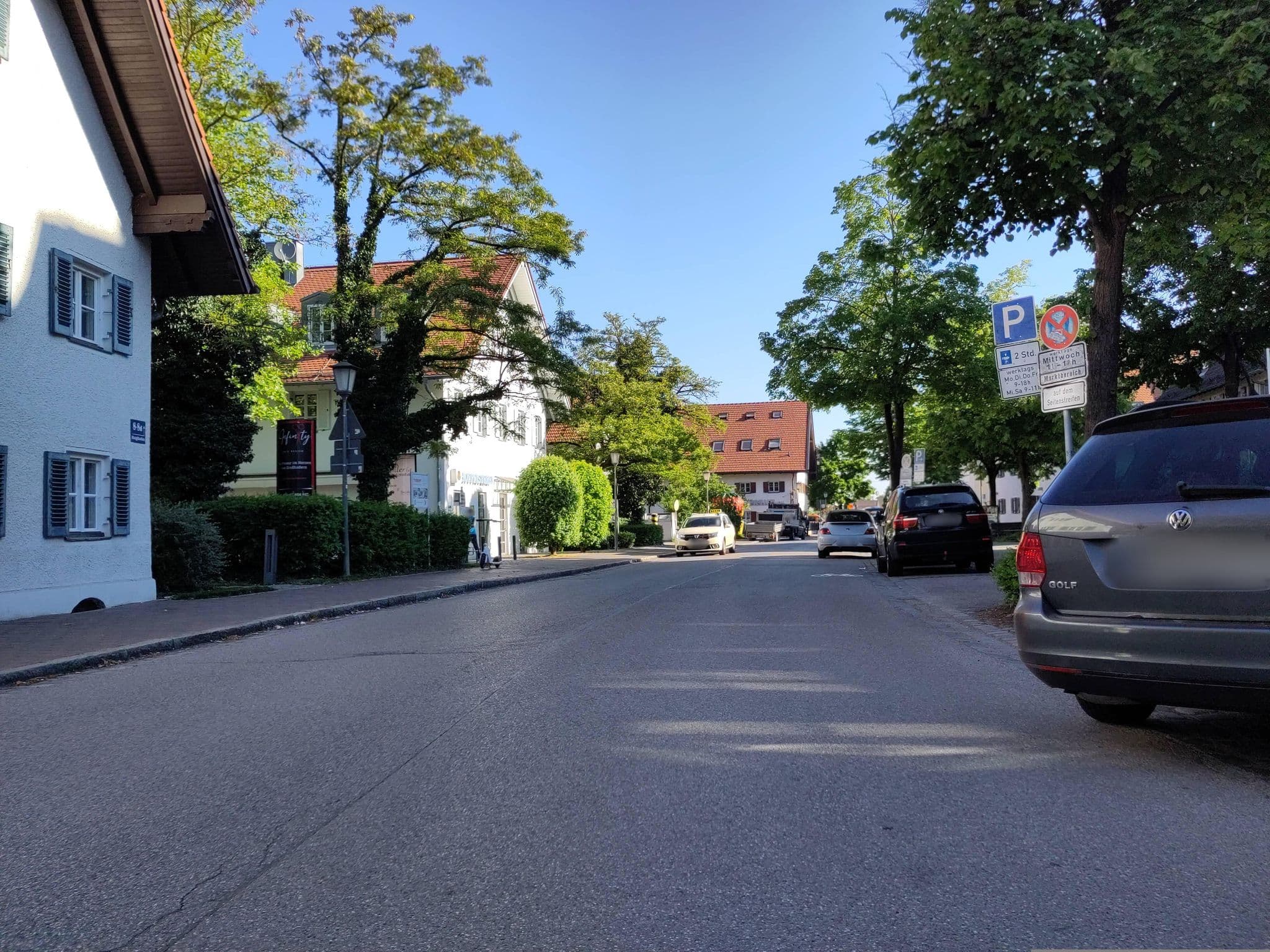 Street view near Hotel Thalmair München, Neuried — © thmunichways (CC BY-SA · Mapillary)