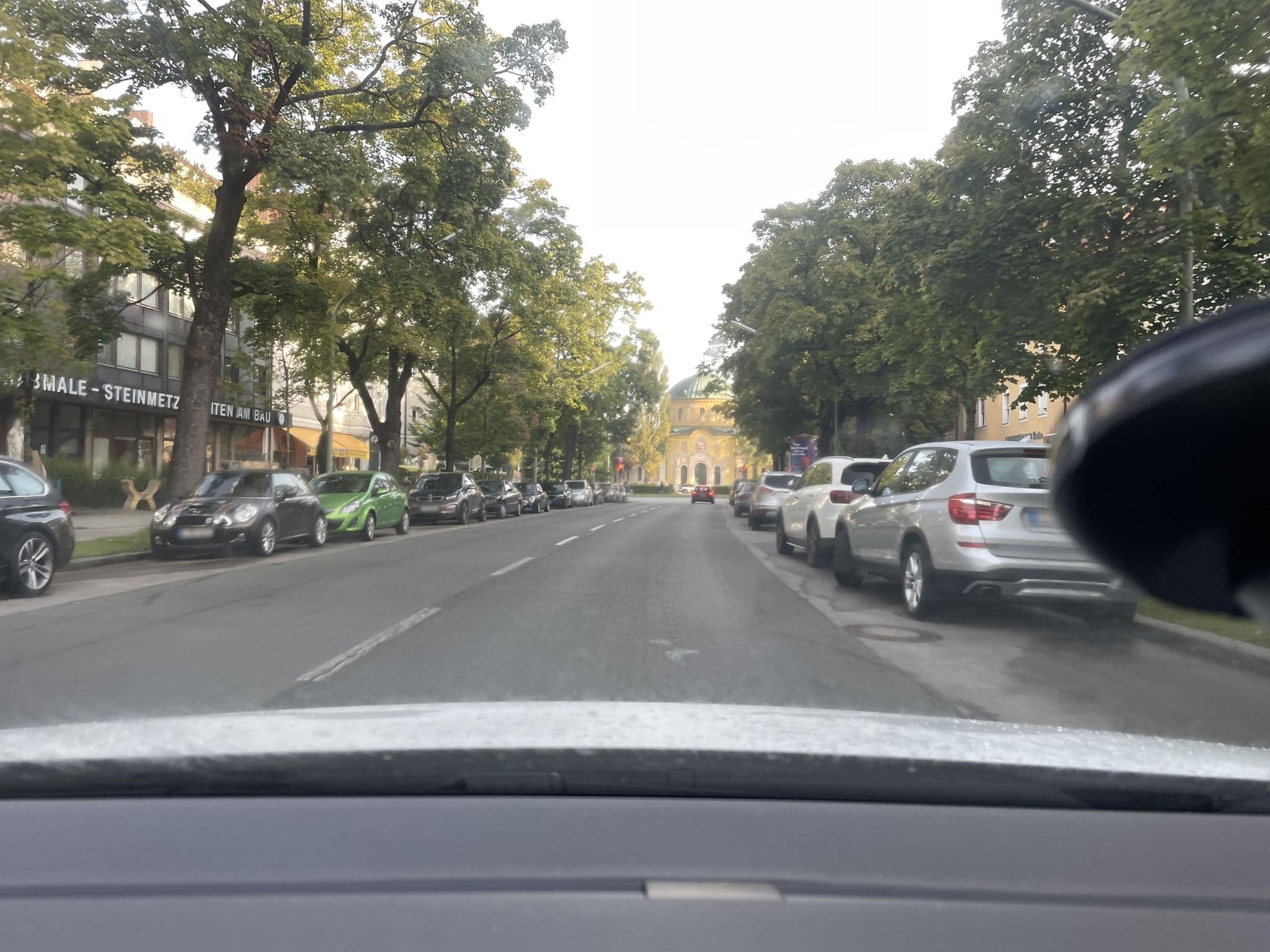 Street view near Frederics Serviced Apartments, Munich — © rsemler (CC BY-SA · Mapillary)