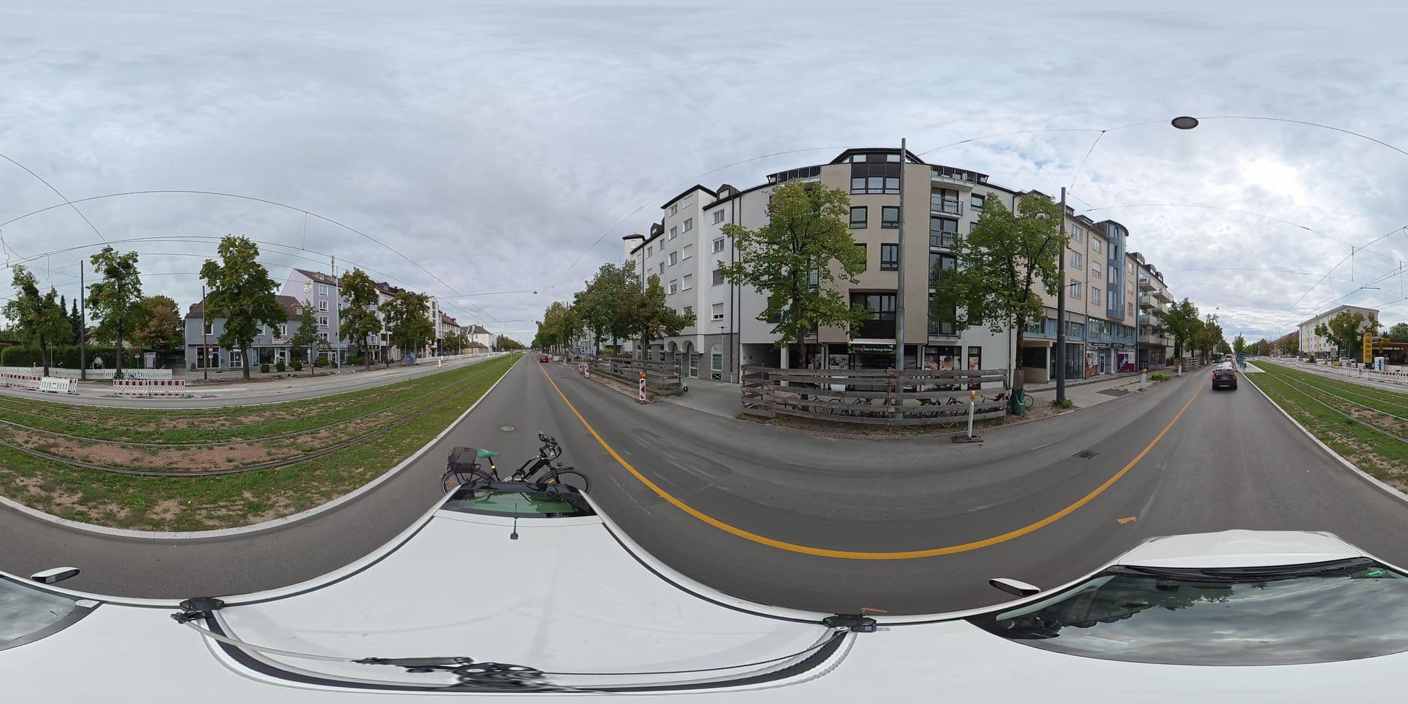 Street view near Hellingers, Pasing — © osmplus_org (CC BY-SA · Mapillary)