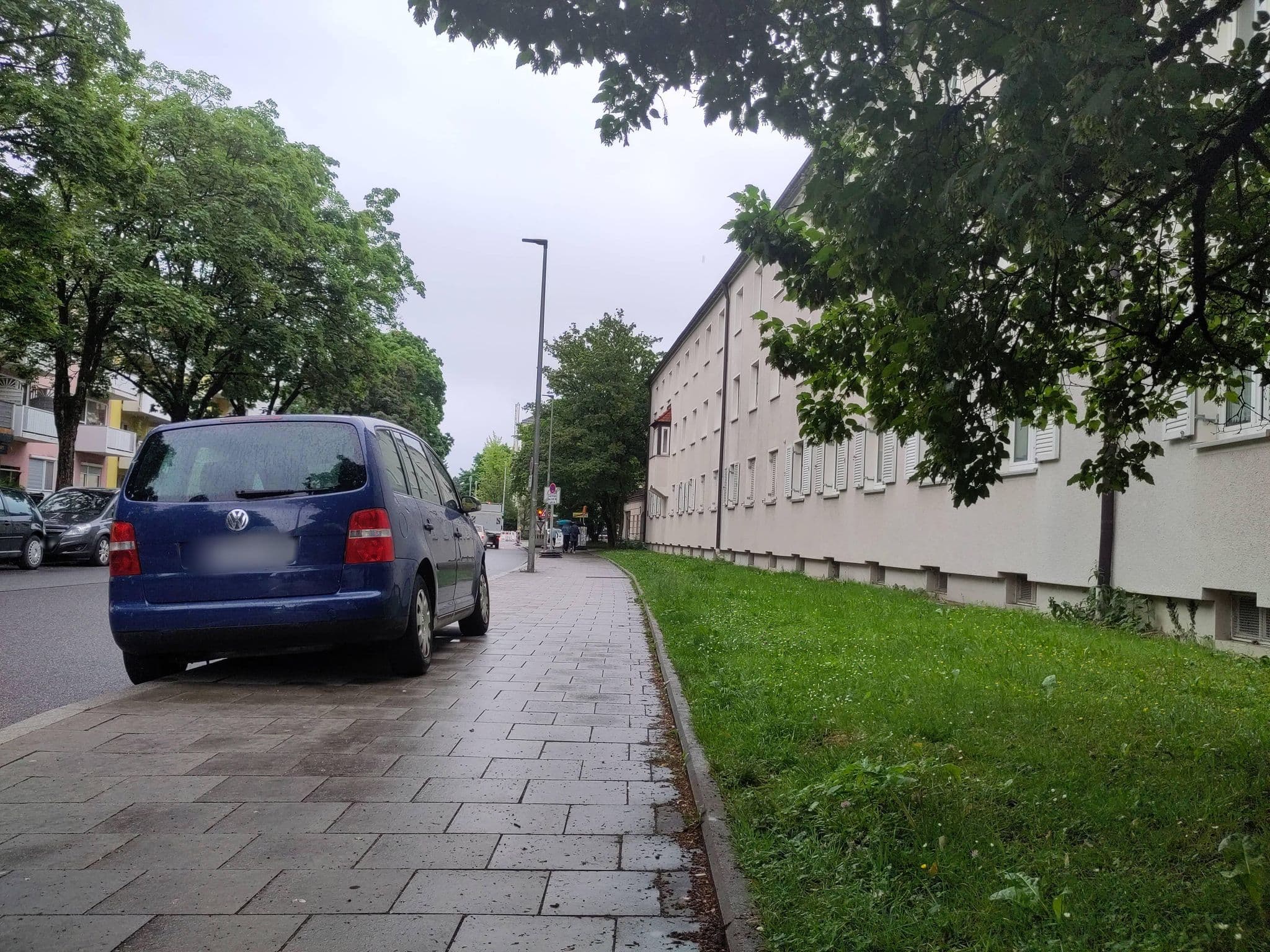 Street view near Hotel Petri Inh. Nadine Rauch, Pasing — © thmunichways (CC BY-SA · Mapillary)