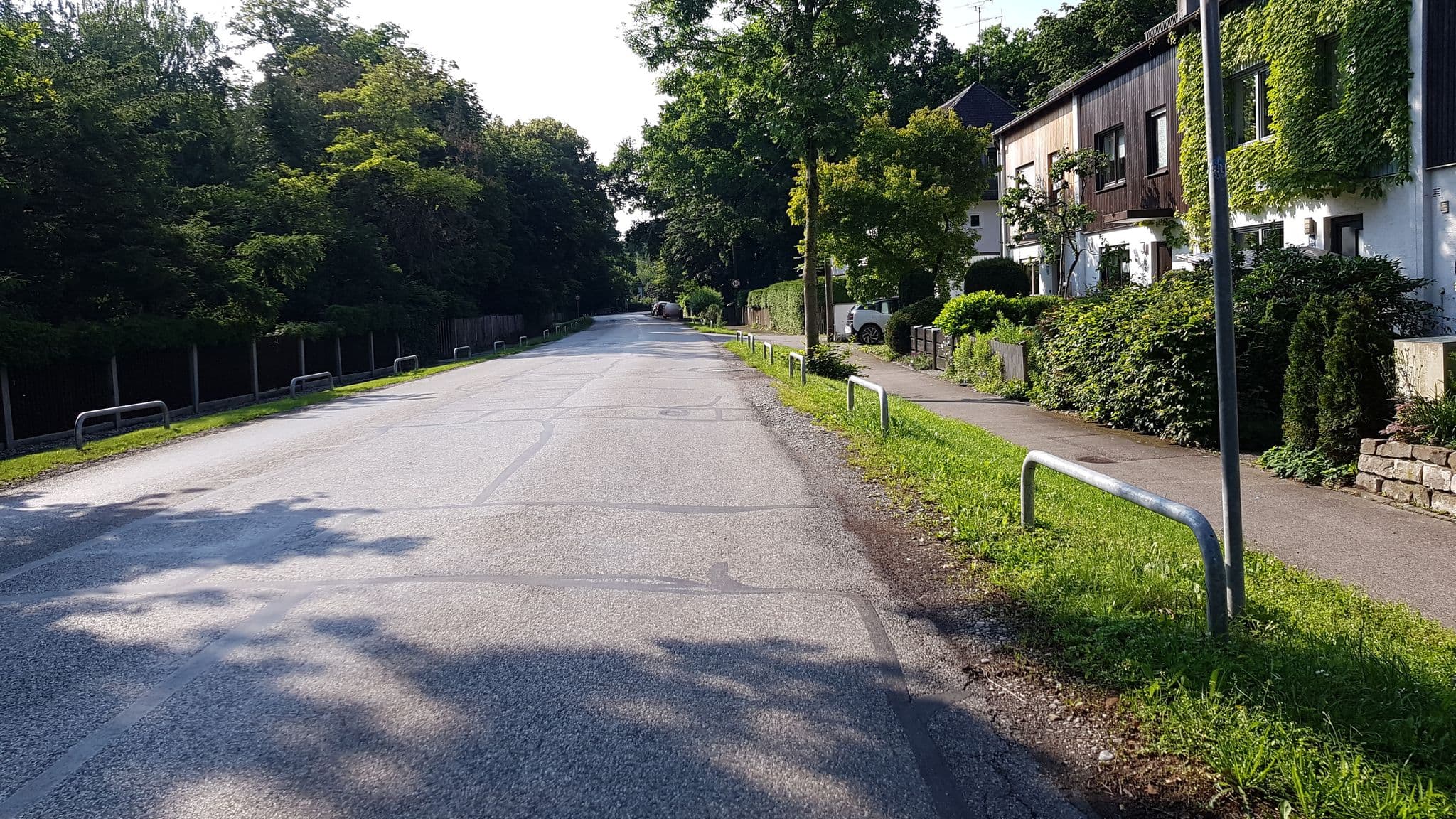Street view near Parkhotel Prinz Myshkin, Pasing — © thomas_munichways (CC BY-SA · Mapillary)