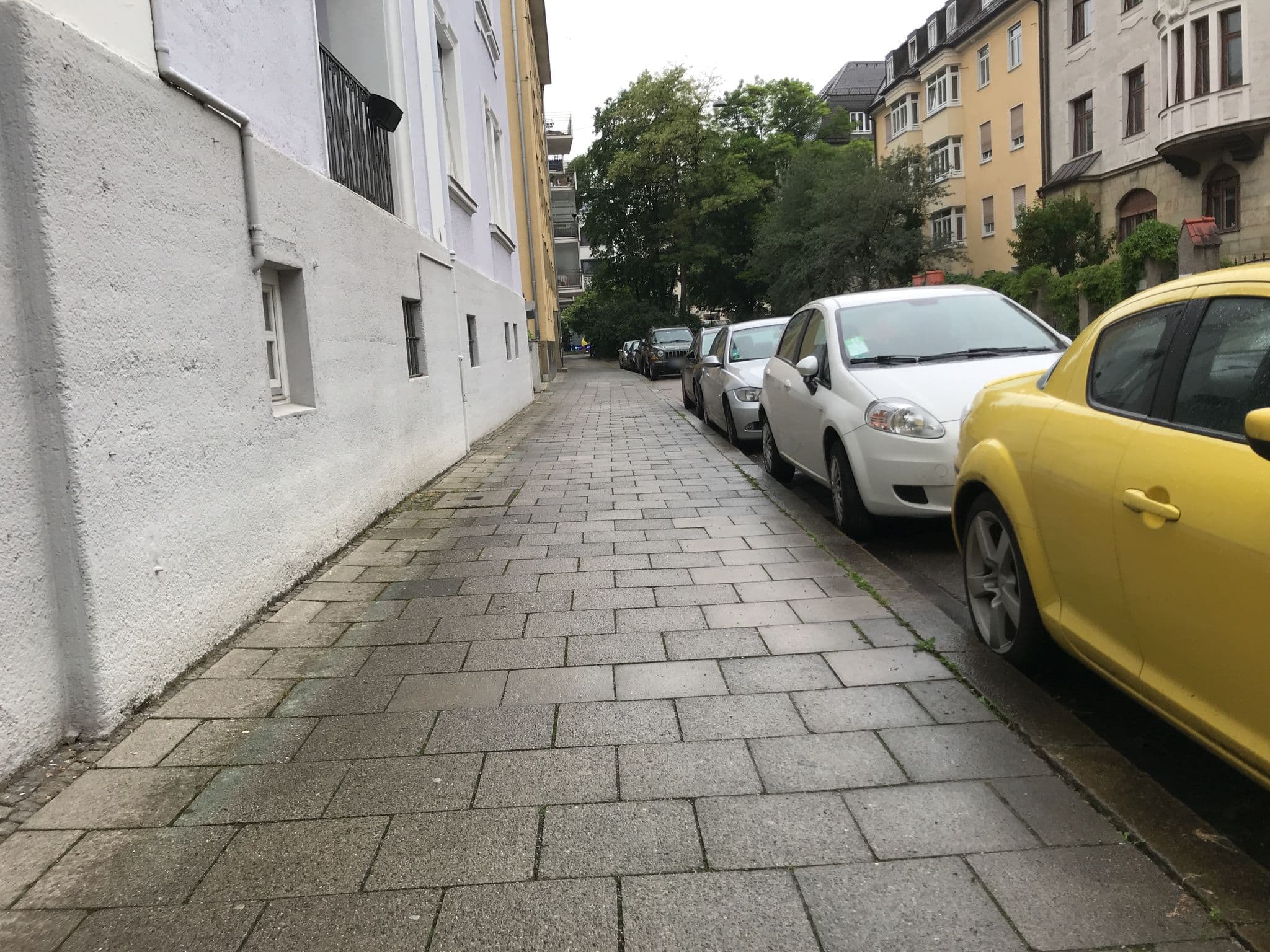 Street view near Vier Zimmer, Munich — © miguel_andrade (CC BY-SA · Mapillary)