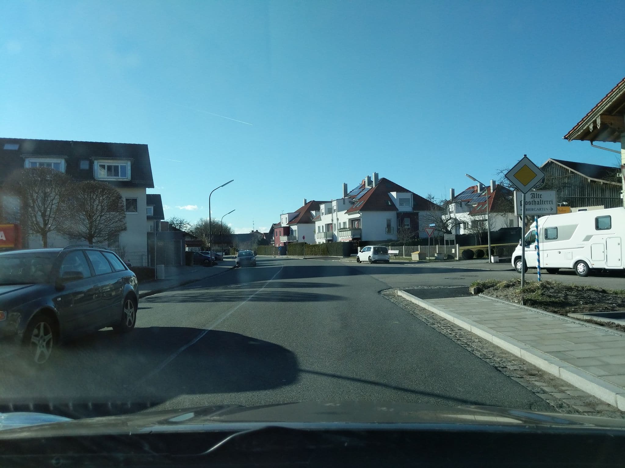 Street view near Hotel Eschenhof, Zorneding — © toaskoas (CC BY-SA · Mapillary)