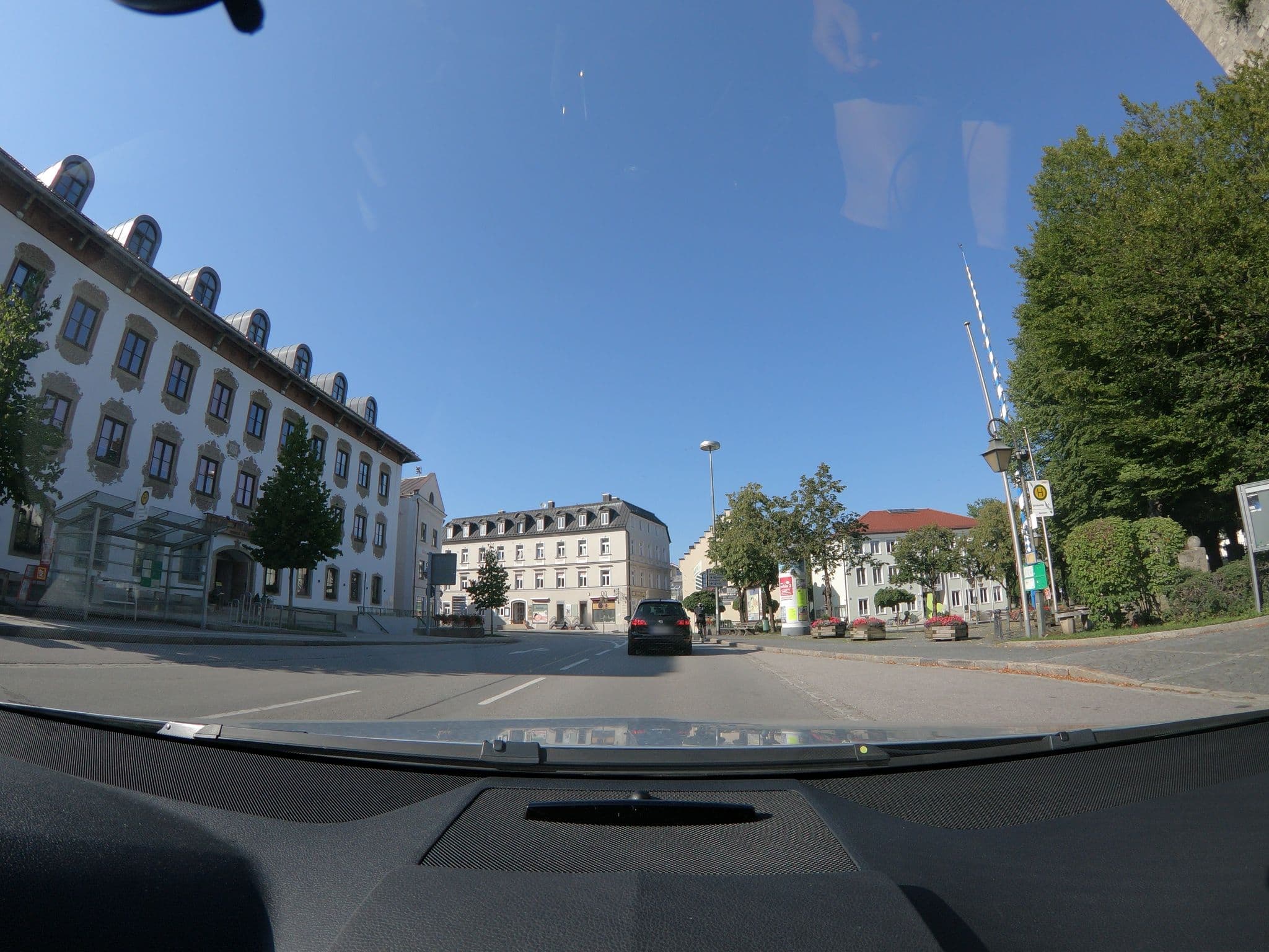 Street view near Zum Oberbräu Holzkirchen, Holzkirchen — © chuck (CC BY-SA · Mapillary)