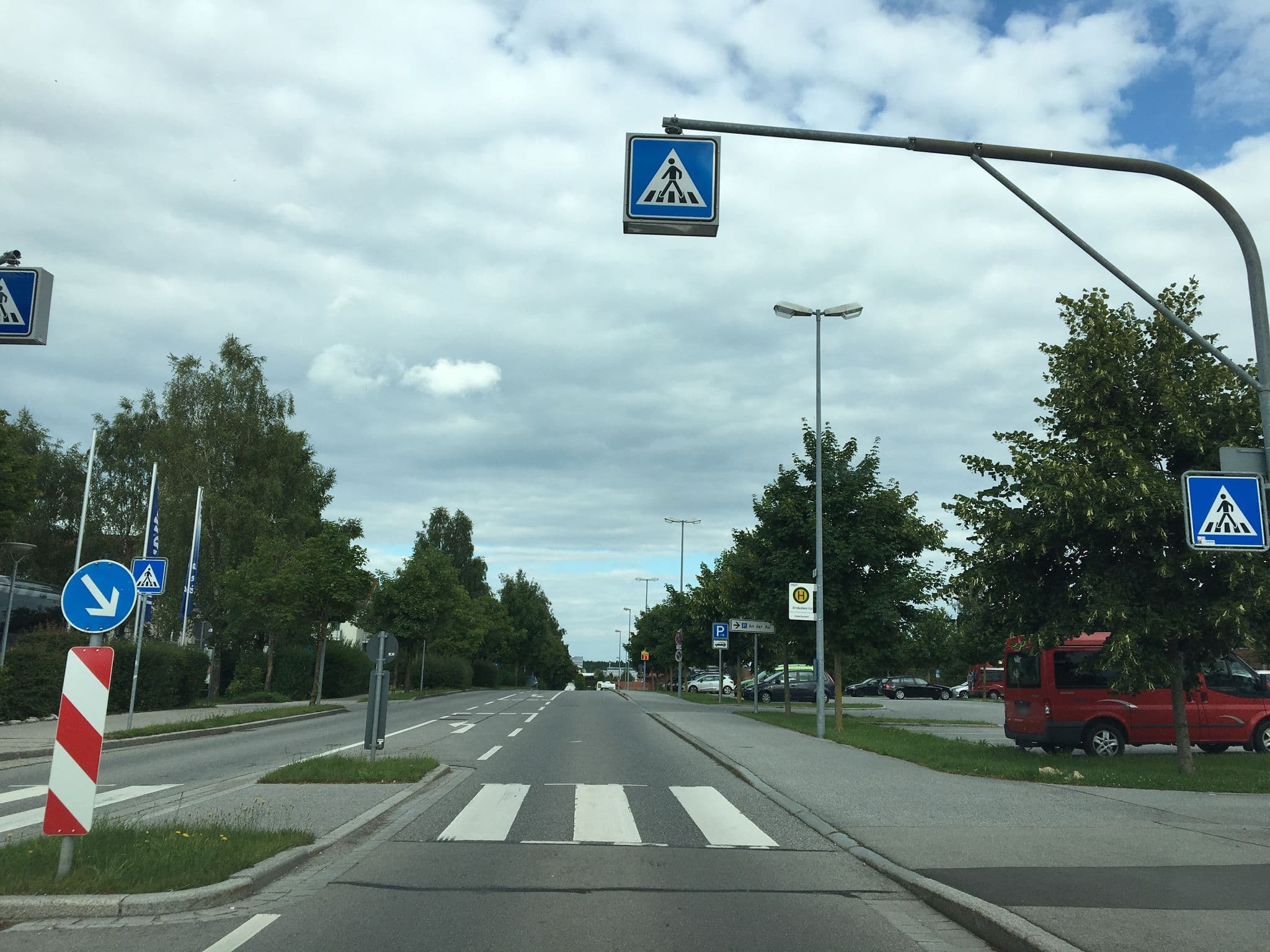 Street view near Alpin Hotel Holzkirchen, Holzkirchen — © chuck (CC BY-SA · Mapillary)