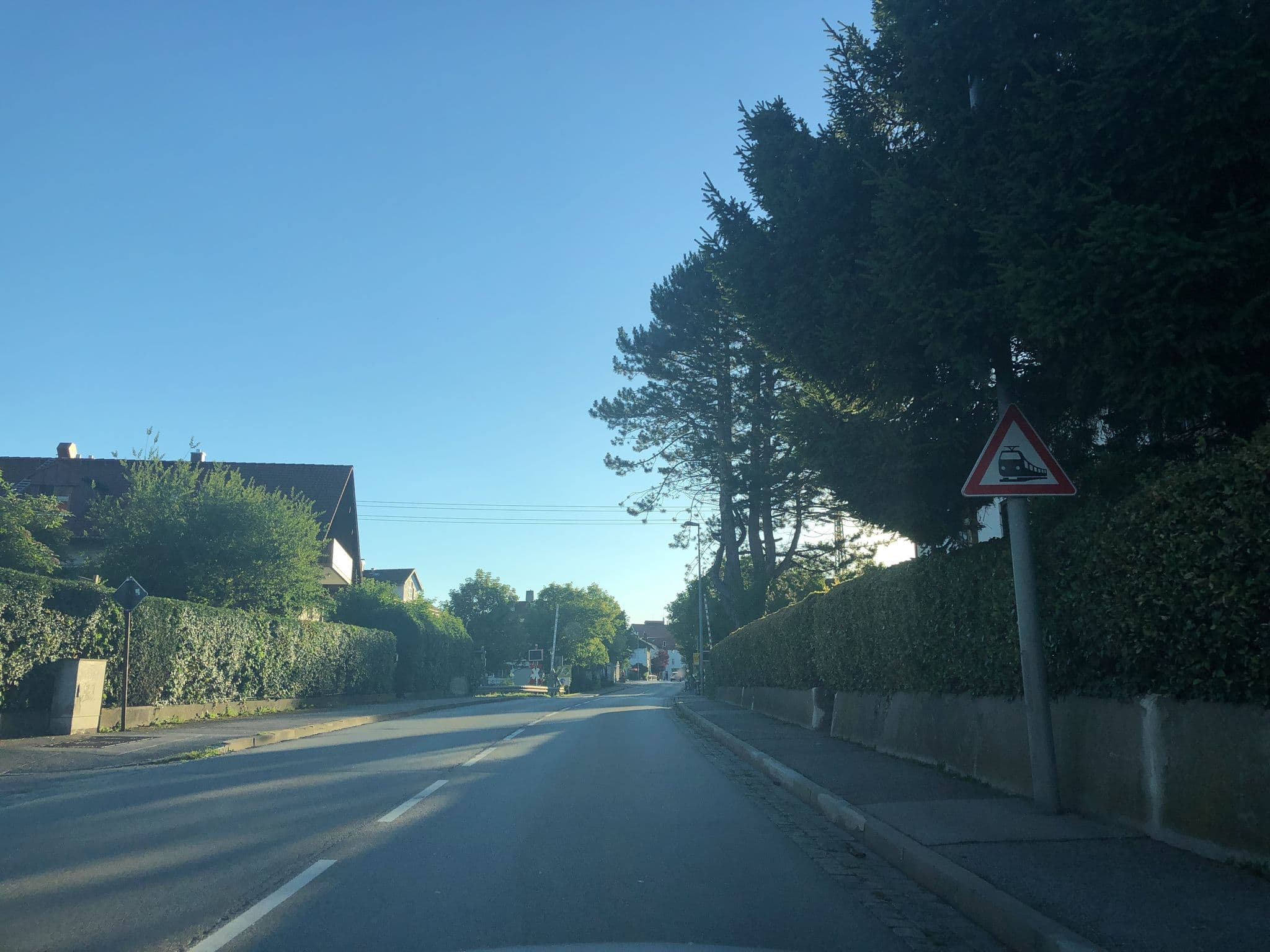 Street view near Pension Lüftiger, Holzkirchen — © chuck (CC BY-SA · Mapillary)