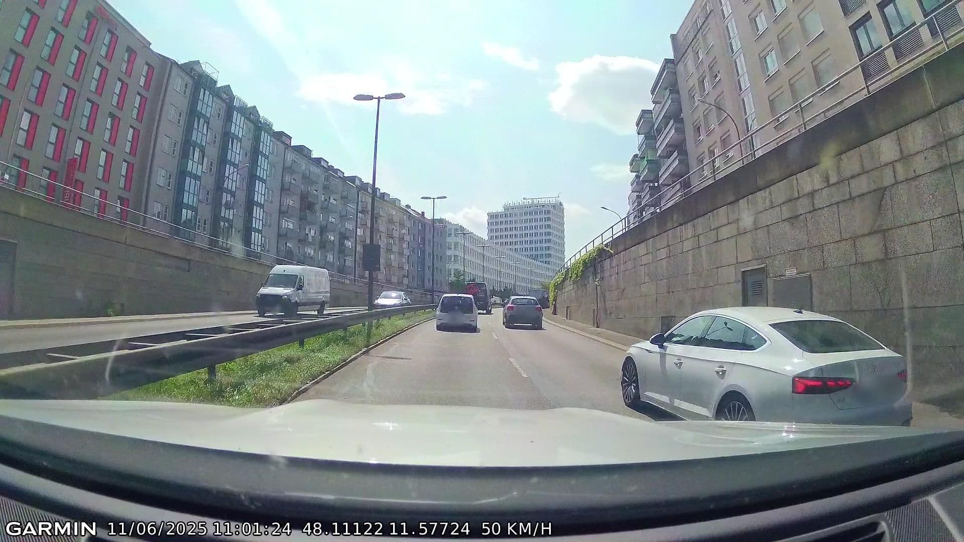 Street view near ibis Muenchen City Sued, Munich — © tqm (CC BY-SA · Mapillary)