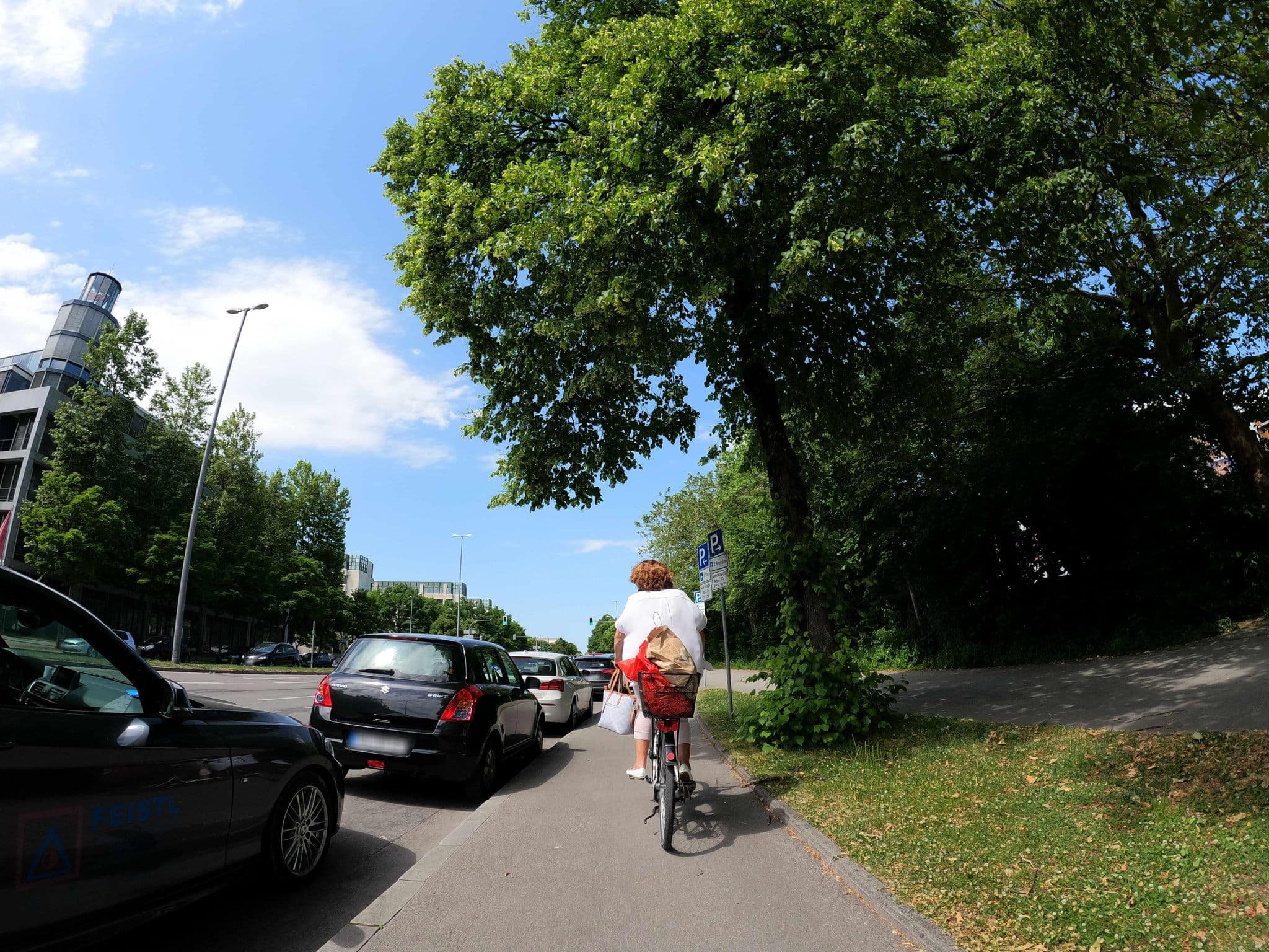 Street view near Bernd Geißler, Neubiberg — © strubbl (CC BY-SA · Mapillary)